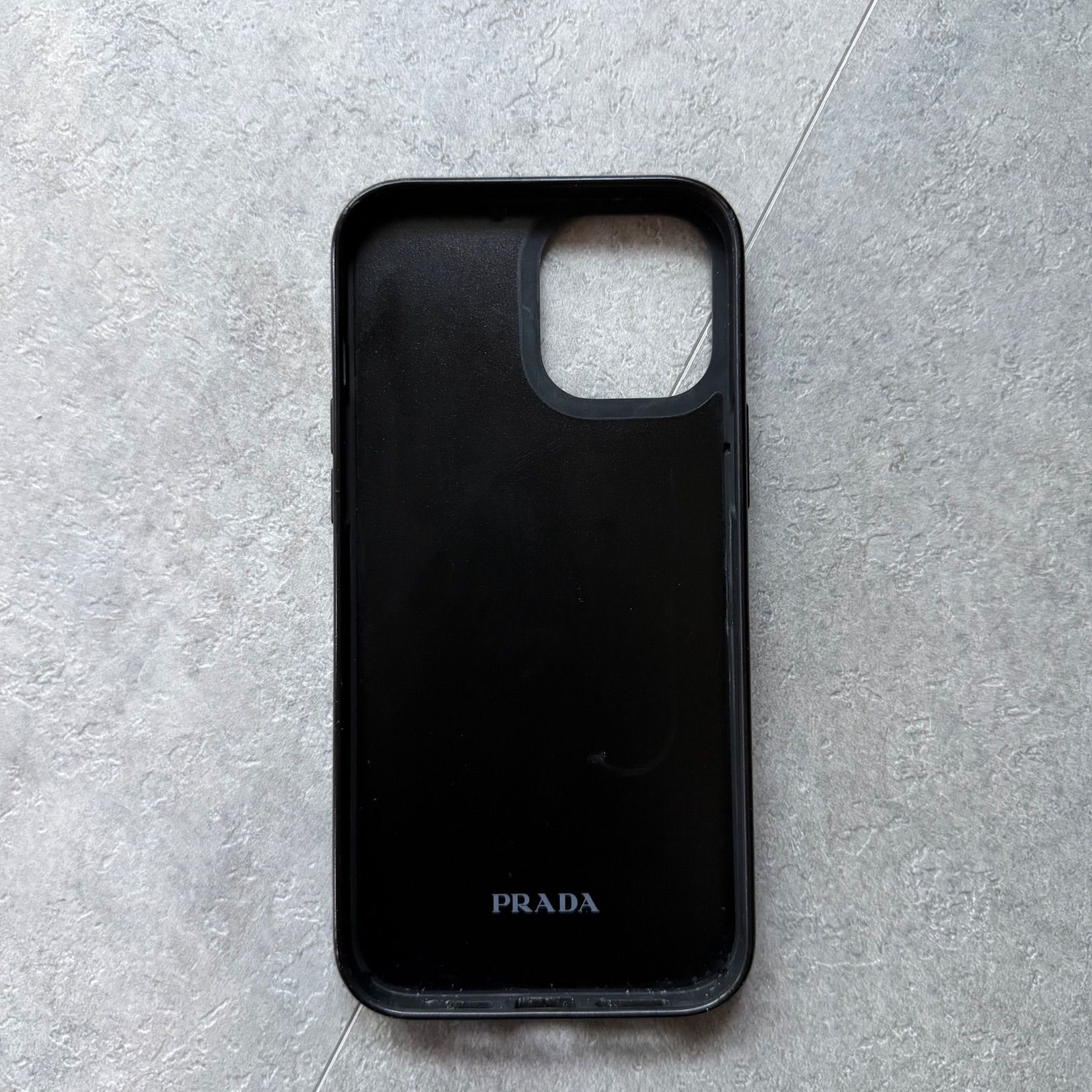 PRADA プラダ iPhone15pro ケース 三角ロゴプレート PRADA プラダ iPhone15pro ケース 三角ロゴプレート