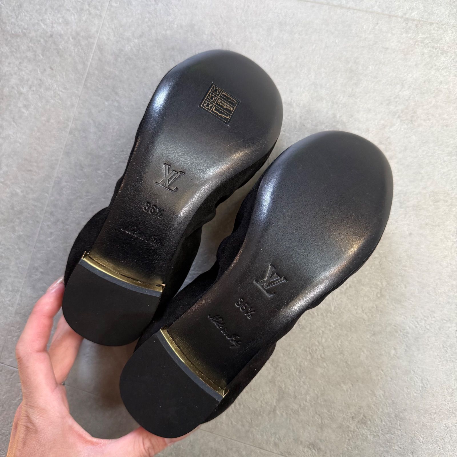 レディース Louis Vuitton スエード フラットシューズ 23.5