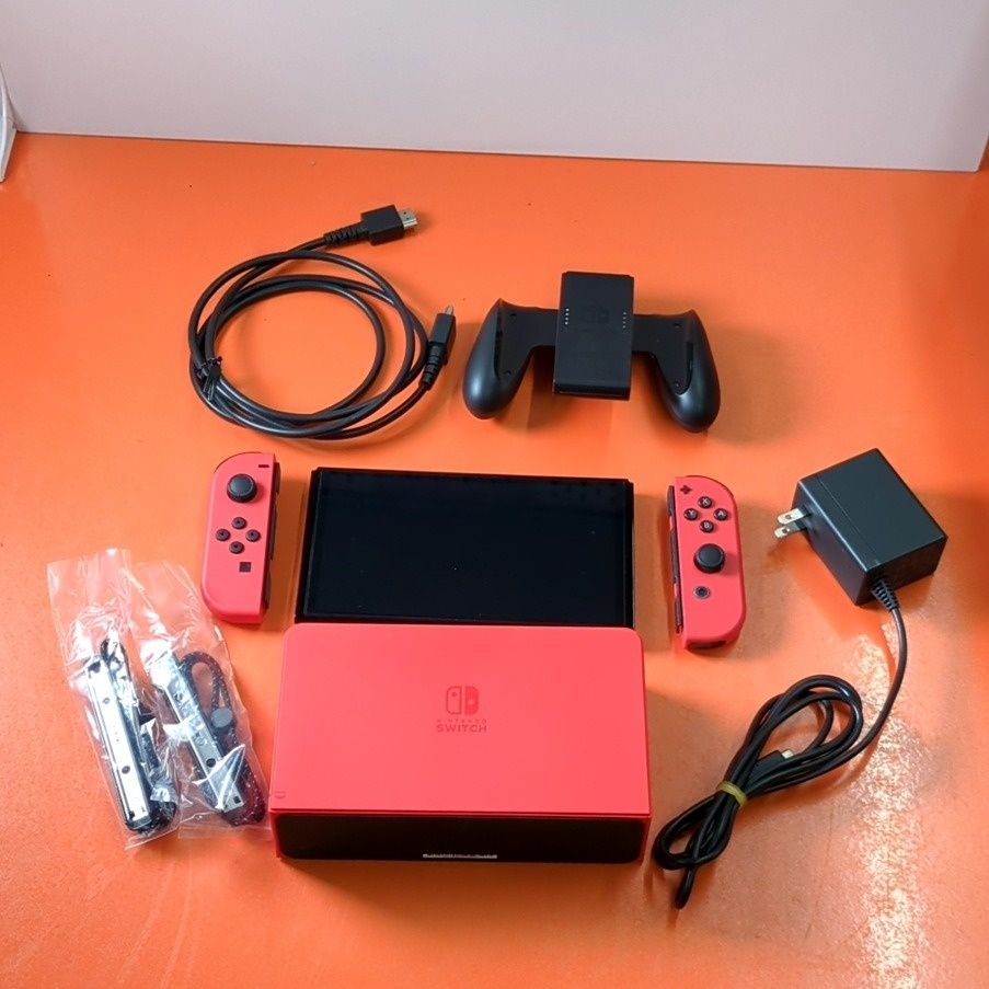 □Nintendo Switch本体 有機ELモデル マリオレッド HEG-001 