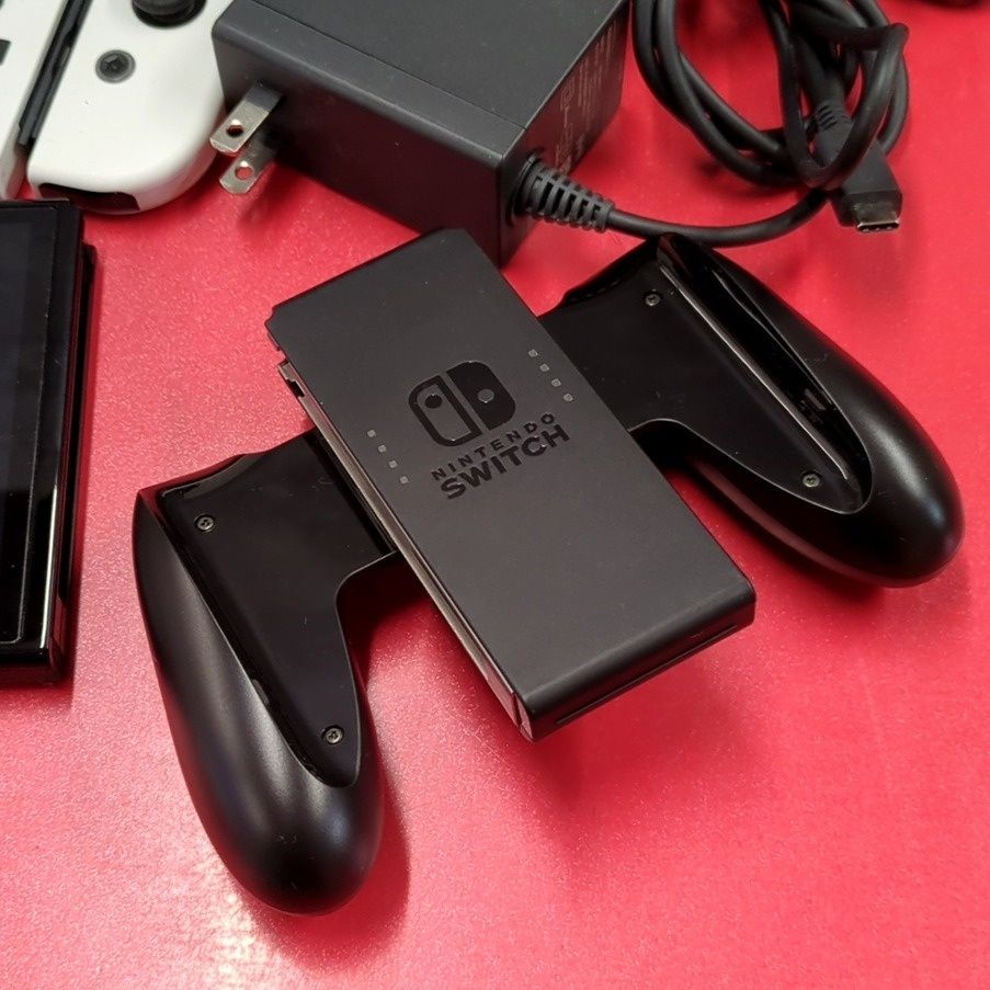 □Nintendo Switch本体 有機ELモデル Joy-Con(L/R)ホワイト 