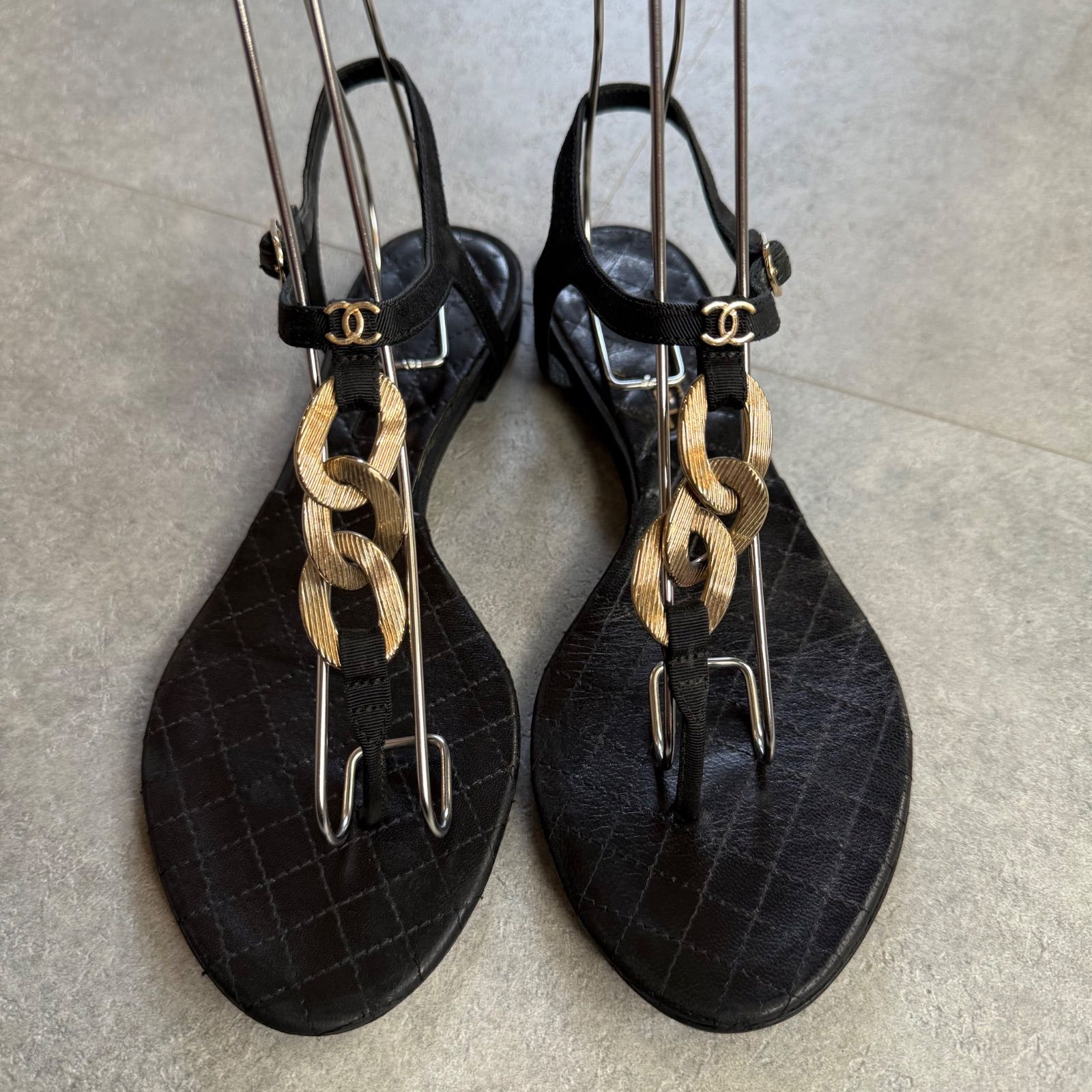 CHANEL シャネル ココマーク チェーン トングサンダル CHANEL シャネル ココマーク チェーン トングサンダル