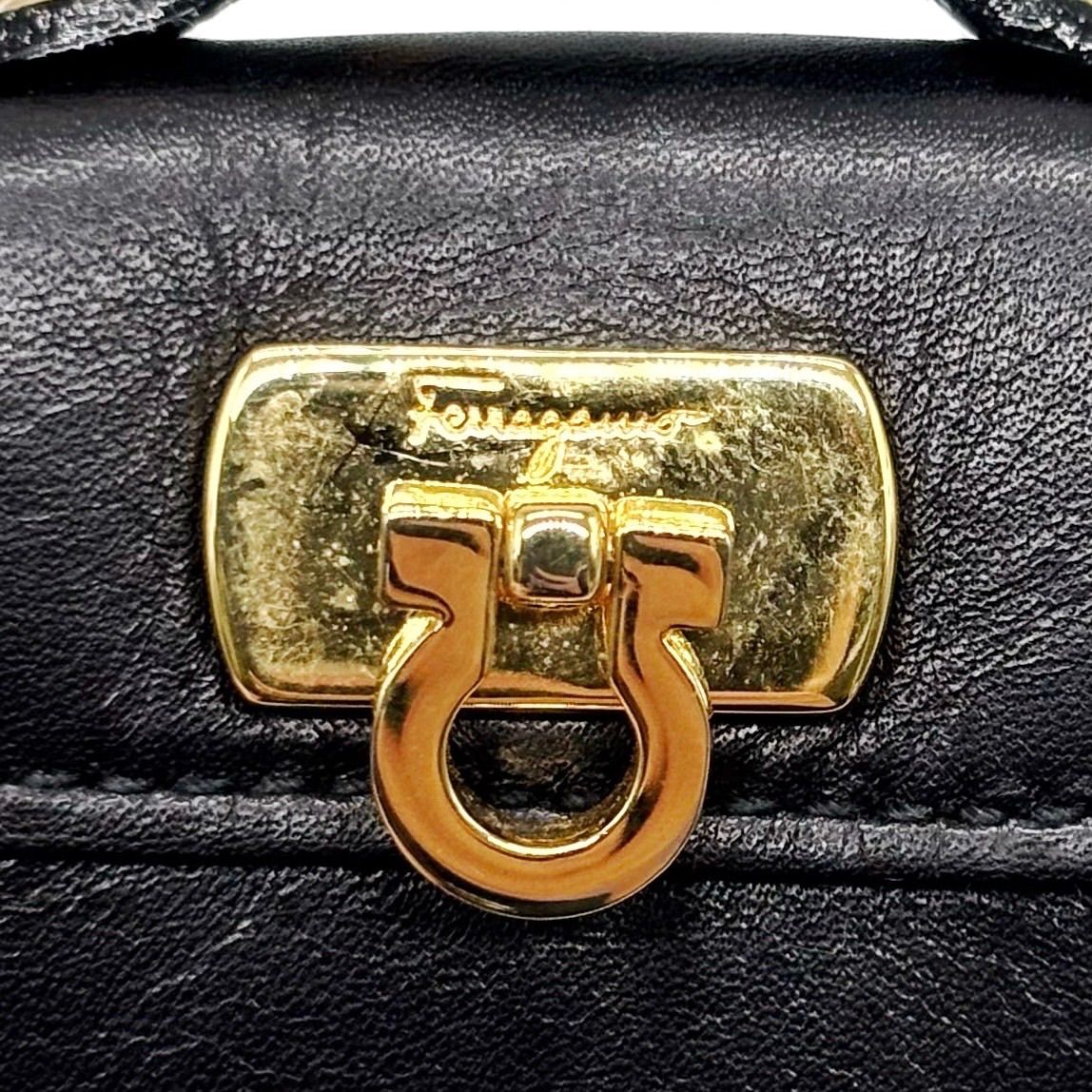 良品】Salvatore Ferragamo フェラガモ ガンチーニ ミニバッグ