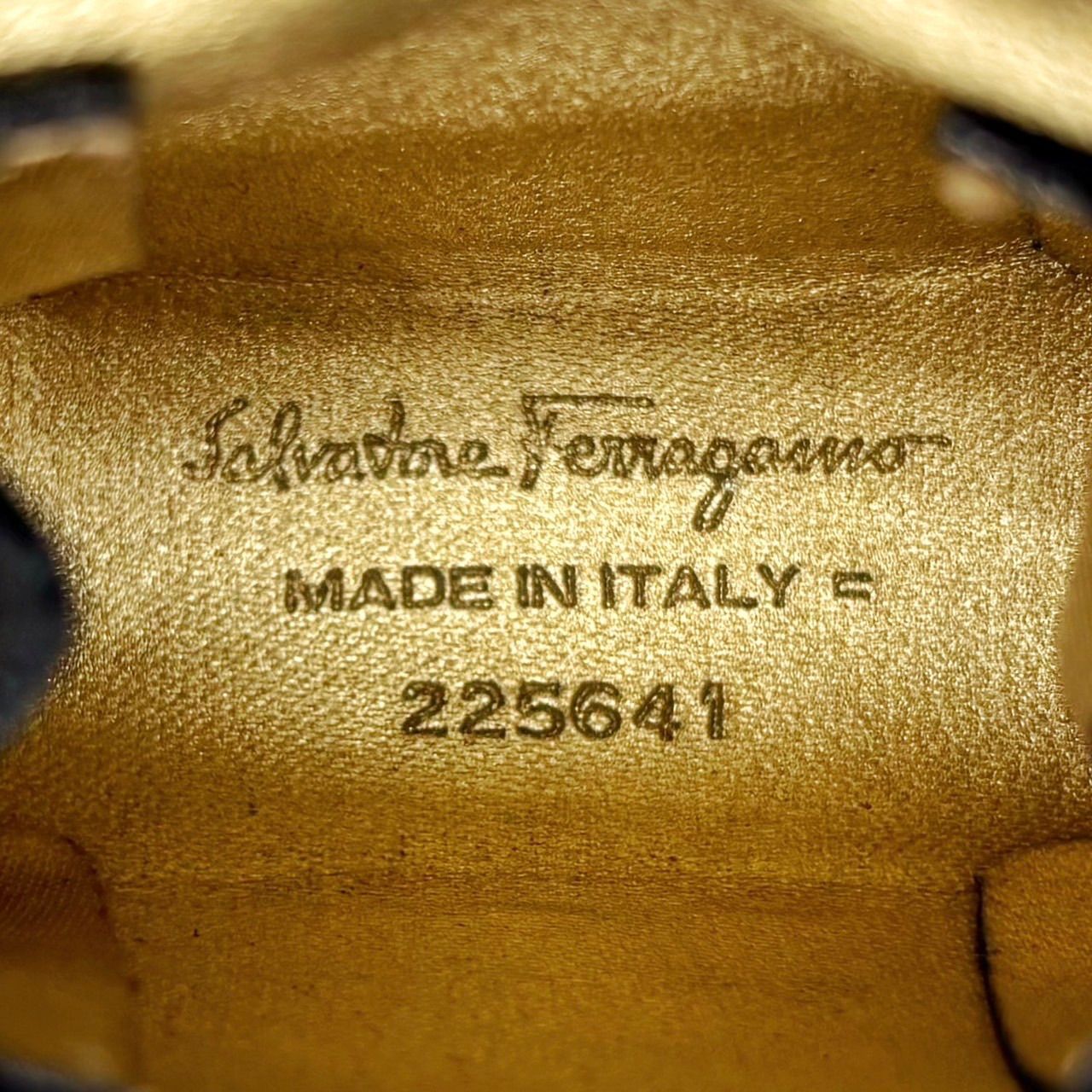 良品】Salvatore Ferragamo フェラガモ ガンチーニ ミニバッグ