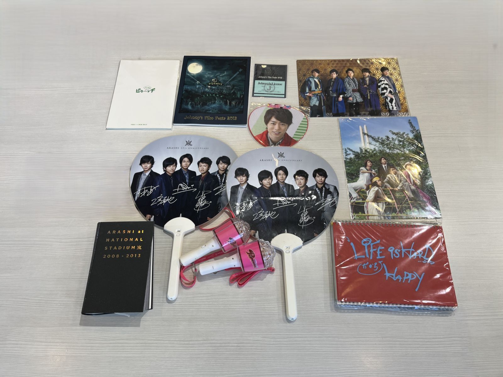 嵐 ARASHI】嵐グッズ 42点↑ 詰め合わせ [C-039] ☆ - メルカリ