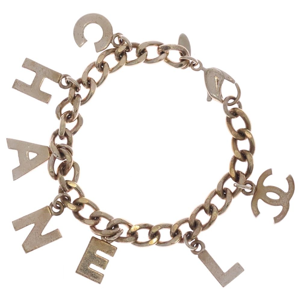 CHANEL ゴールドロゴブレスレット CHANEL (シャネル) ロゴブレスレット ゴールド チェーン GP - メルカリ