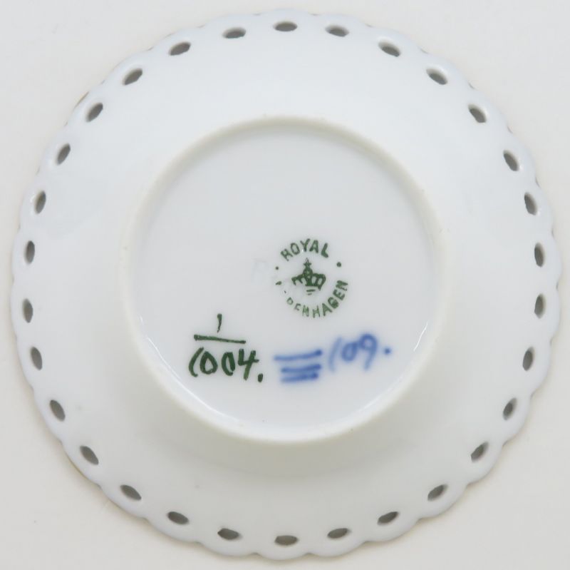 希少 ロイヤルコペンハーゲン プレート□ブルーフルーテッド フル