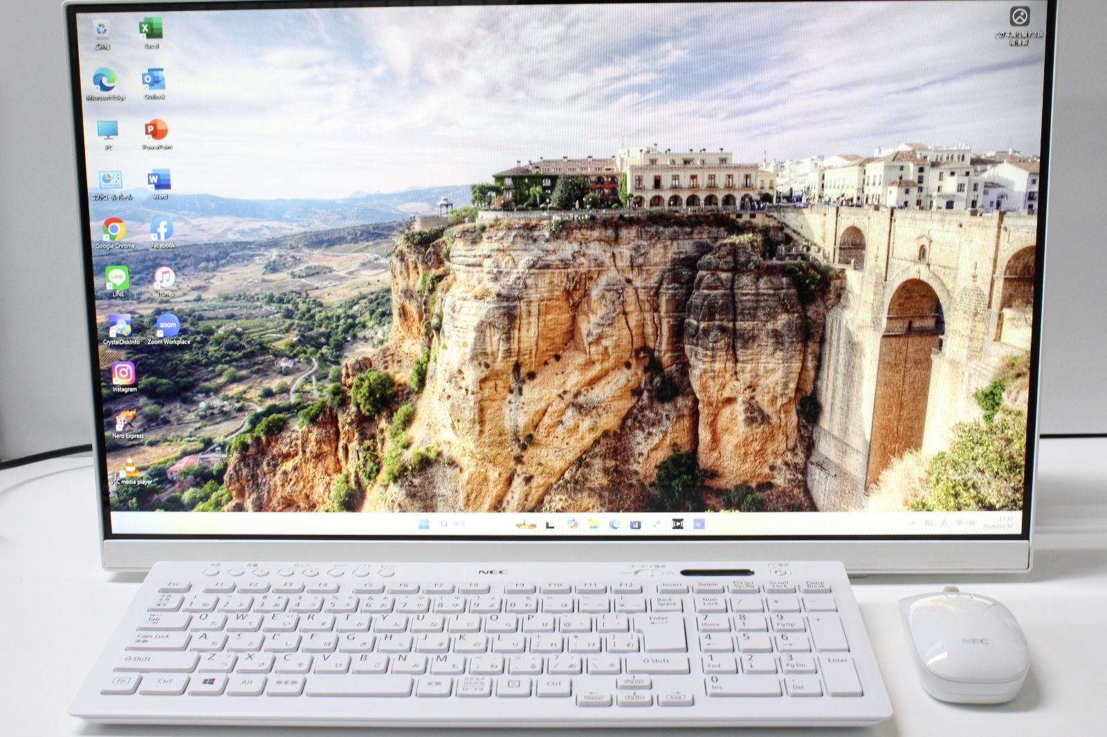 【中古一体型デスクトップPC】NEC〈LAVIE  HA770/RAW-N〉Intel Core i7/SSD256GB+HDD1TB/メモリ8GB ④ 中古一体型デスクトップPC】NEC〈LAVIE Home HA770/RAB〉Intel Core i7