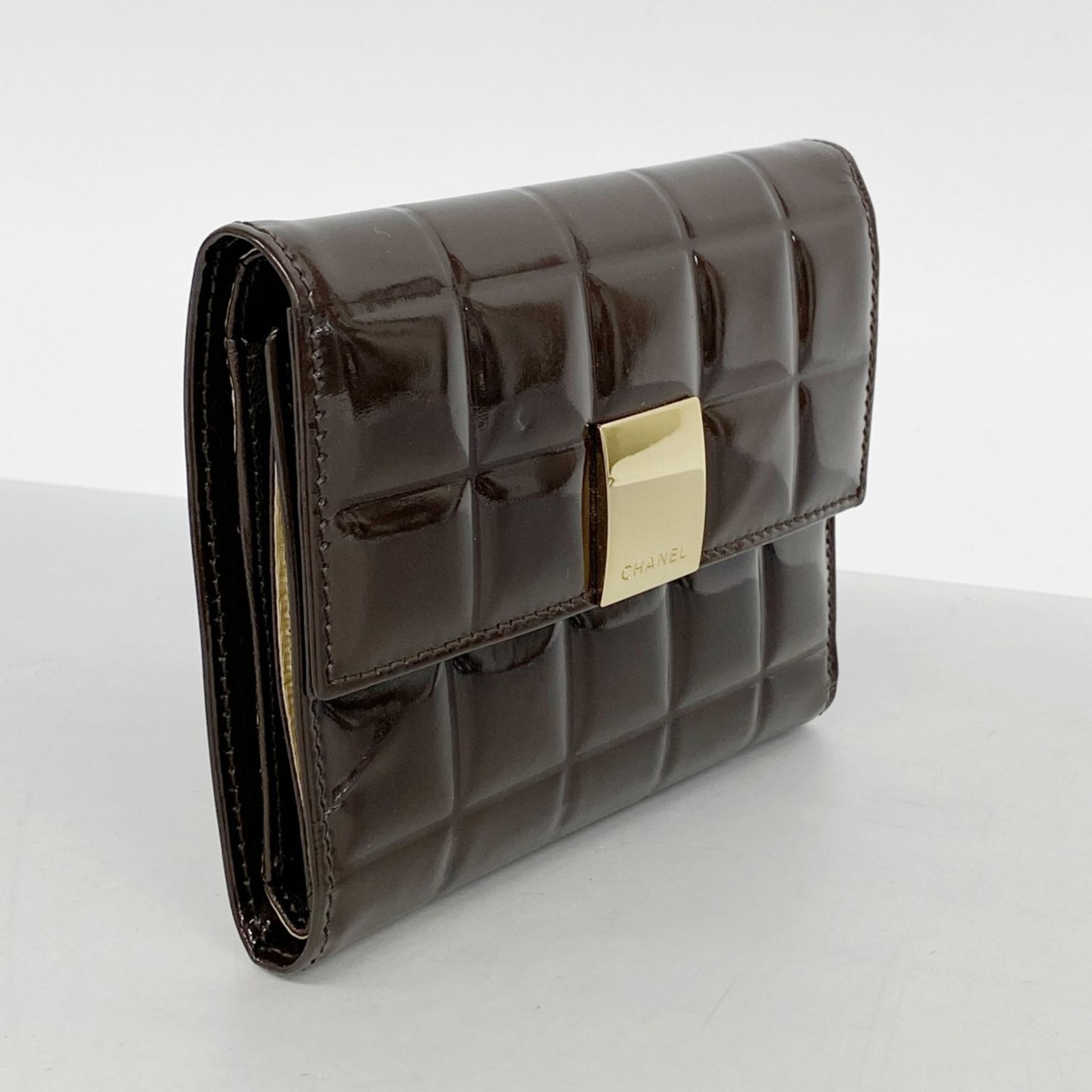 シャネル(Chanel) シャネル 三つ折り財布 チョコバー パテントレザー