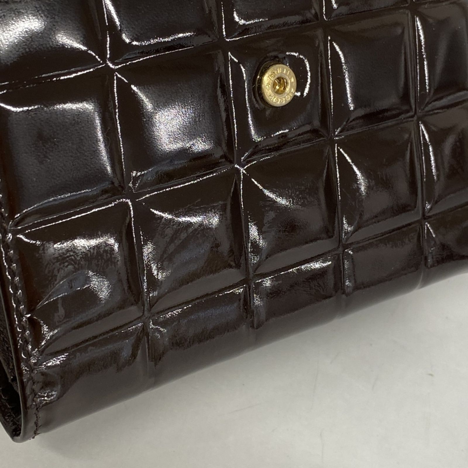 シャネル(Chanel) シャネル 三つ折り財布 チョコバー パテントレザー