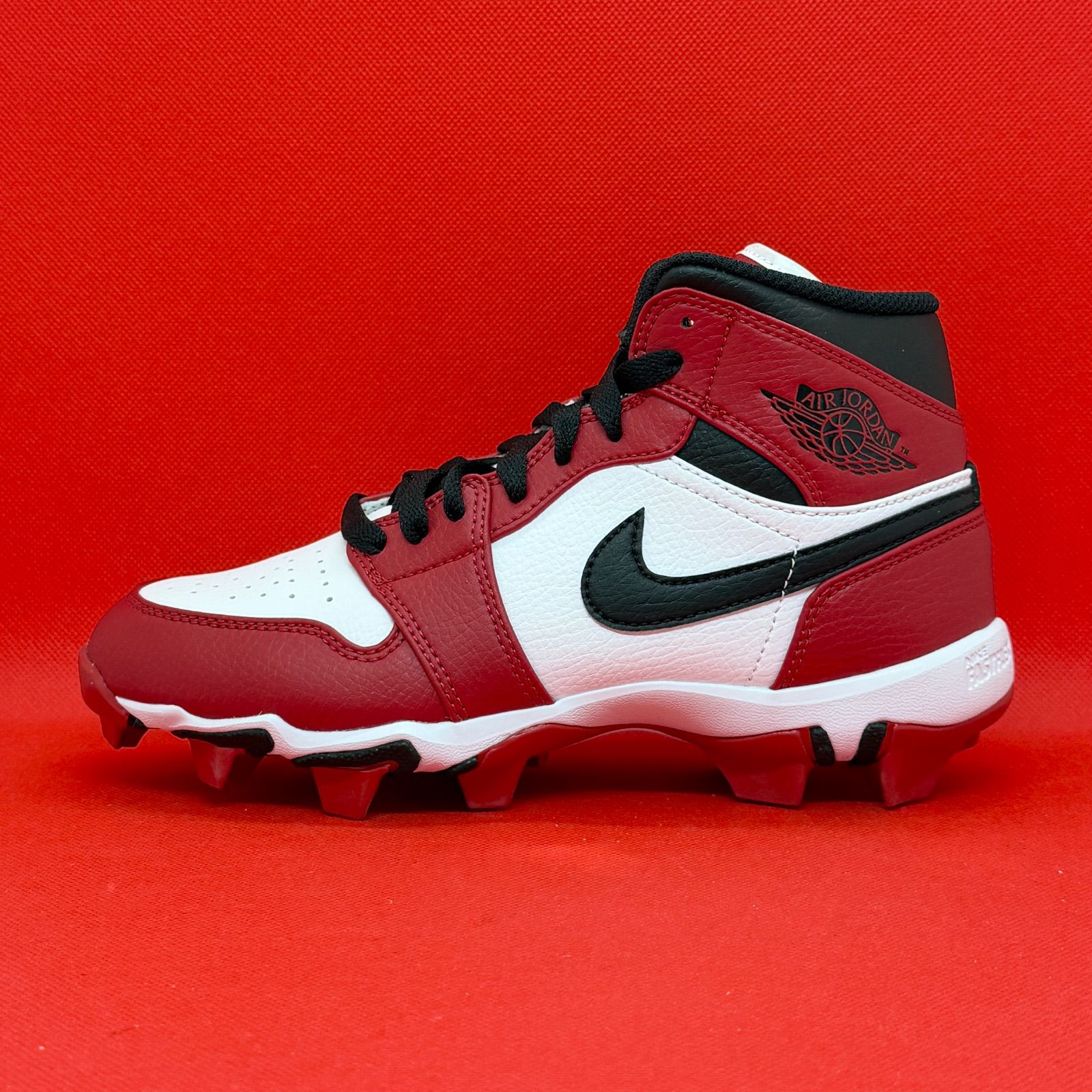 激レア23cm Jordanミドル少年野球スパイク シカゴカラー ナイキ 野球スパイク ジュニアサイズ ジョーダン1 MID シカゴカラー