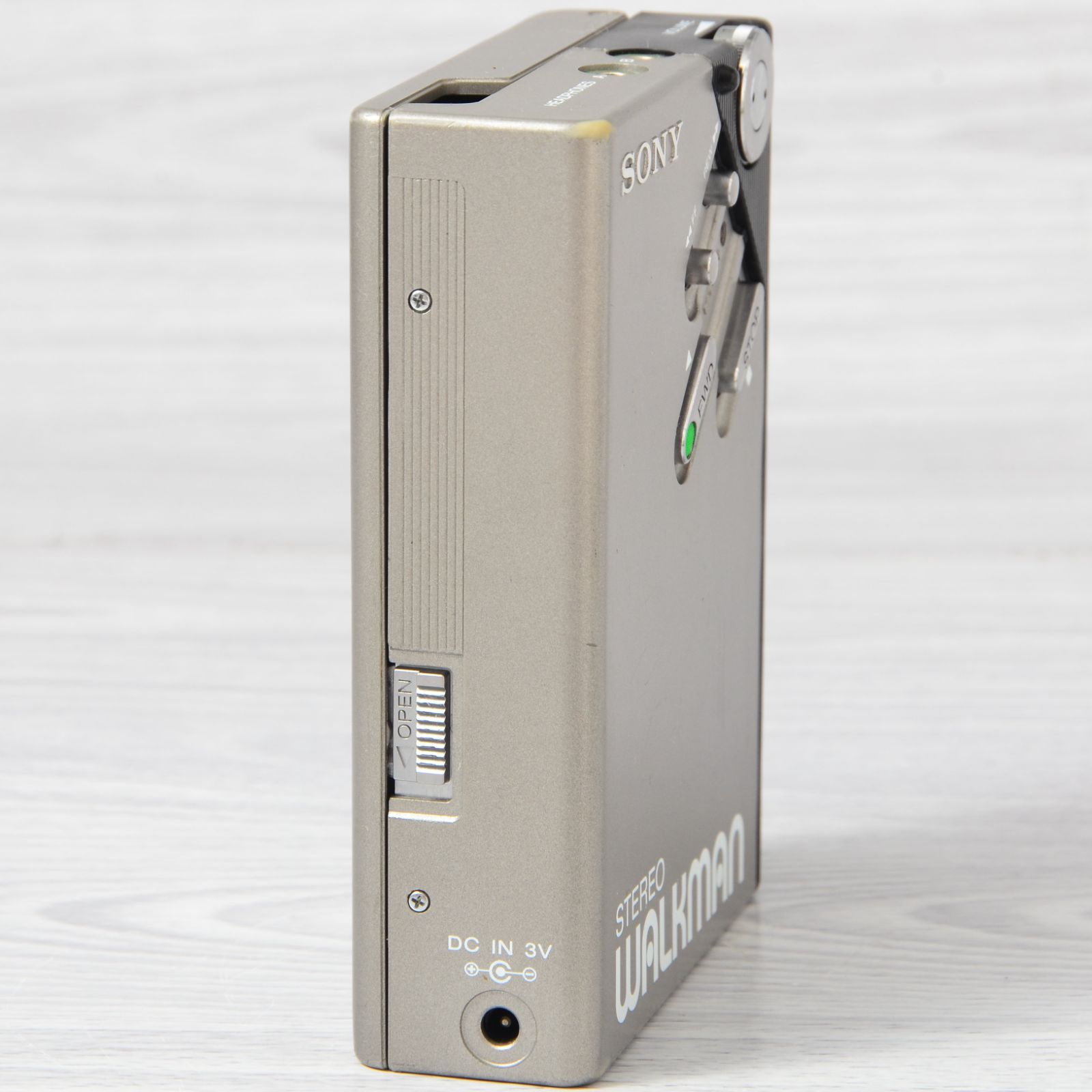 SONY WALKMAN WM-2 カセットウォークマン 銀 整備済 TY426 SONY WALKMAN WM-2 カセットウォークマン シルバー 整備済 TY426