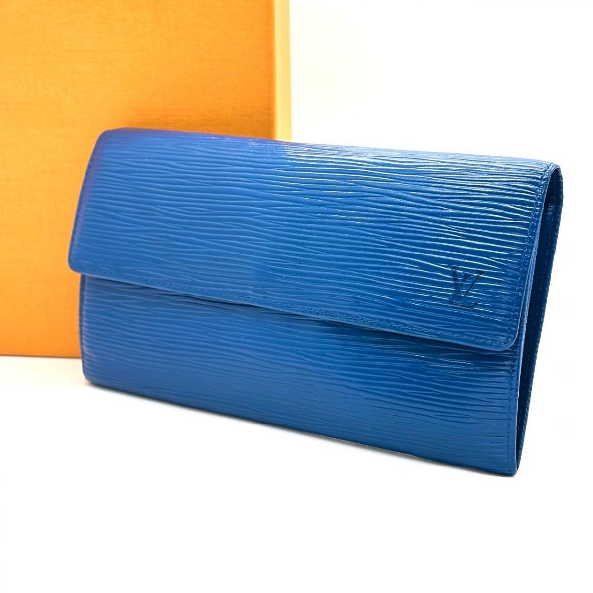 Louis Vuitton エピ ポルトモネクレディ 長財布 8731 Louis Vuitton エピ ポルトモネクレディ 長財布 8731 Louis Vuitton