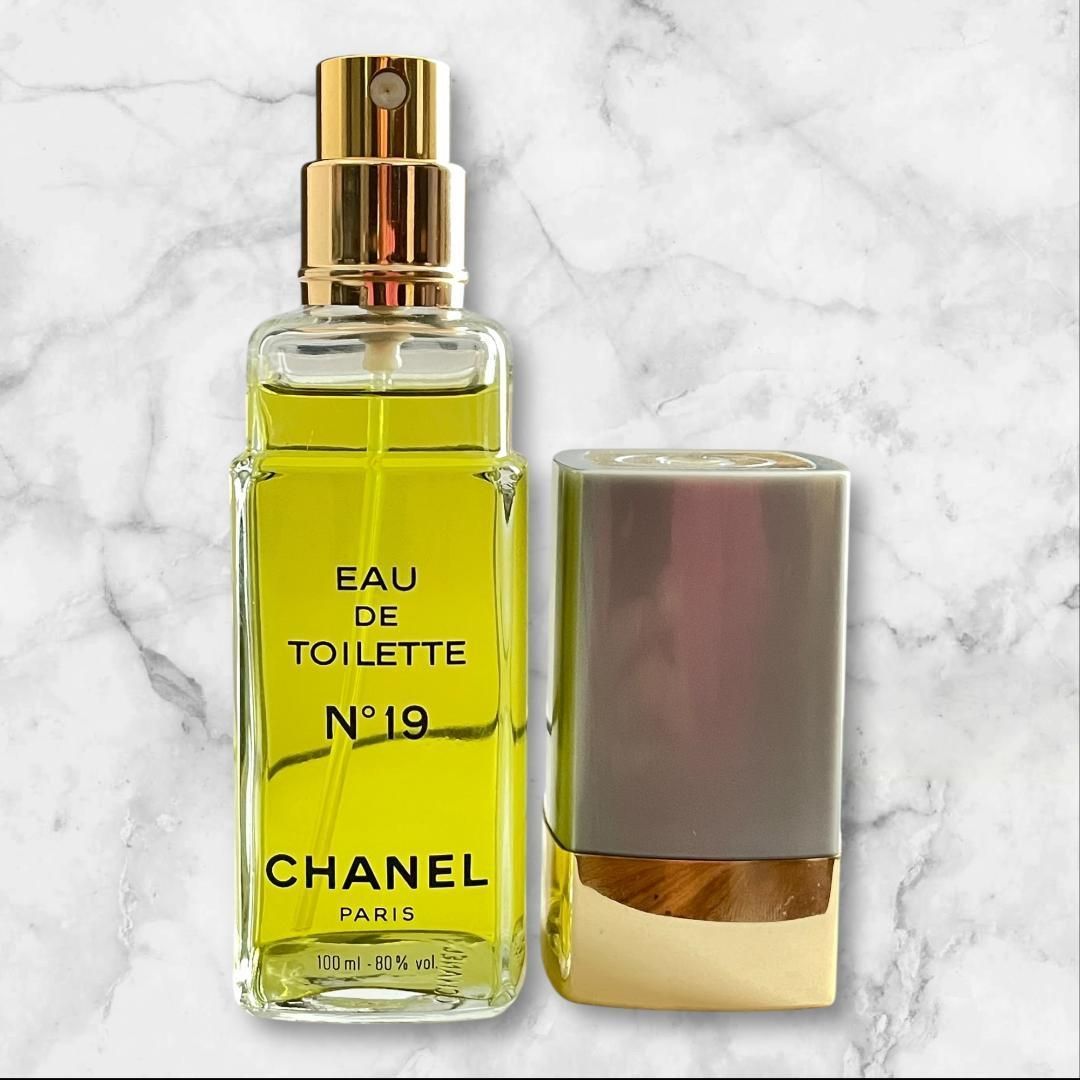 CHANEL N°19 Eau de Toilette 100ml 3本セット CHANEL N°19 Eau de Toilette 100ml 3本セット N°19 EAU DE TOILETTE