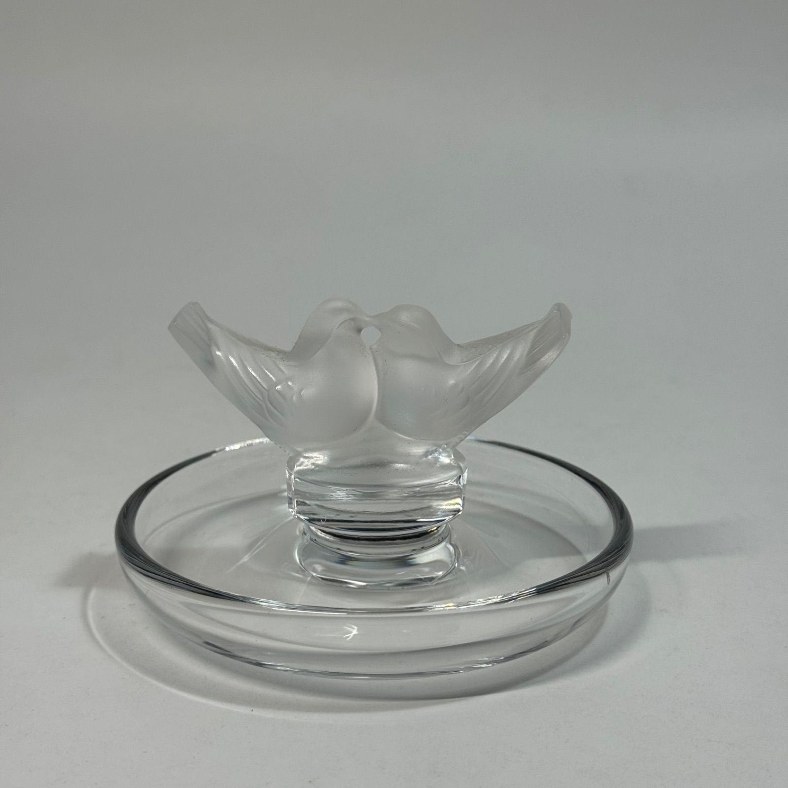 LALIQUE ラリック ドゥ コロンブ 鳥 リングトレイ フロストガラス LALIQUE ラリック「ドゥ コロンブ」リングトレイ - メルカリ