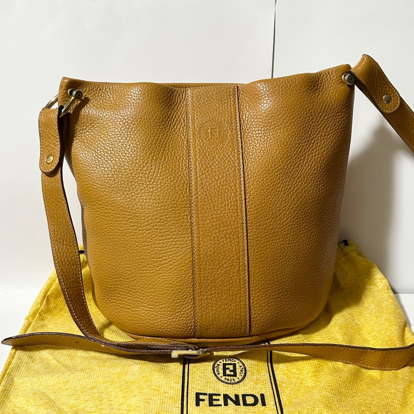 FENDI フェンディ ヴィンテージ レザー ショルダーバッグ キャメル 