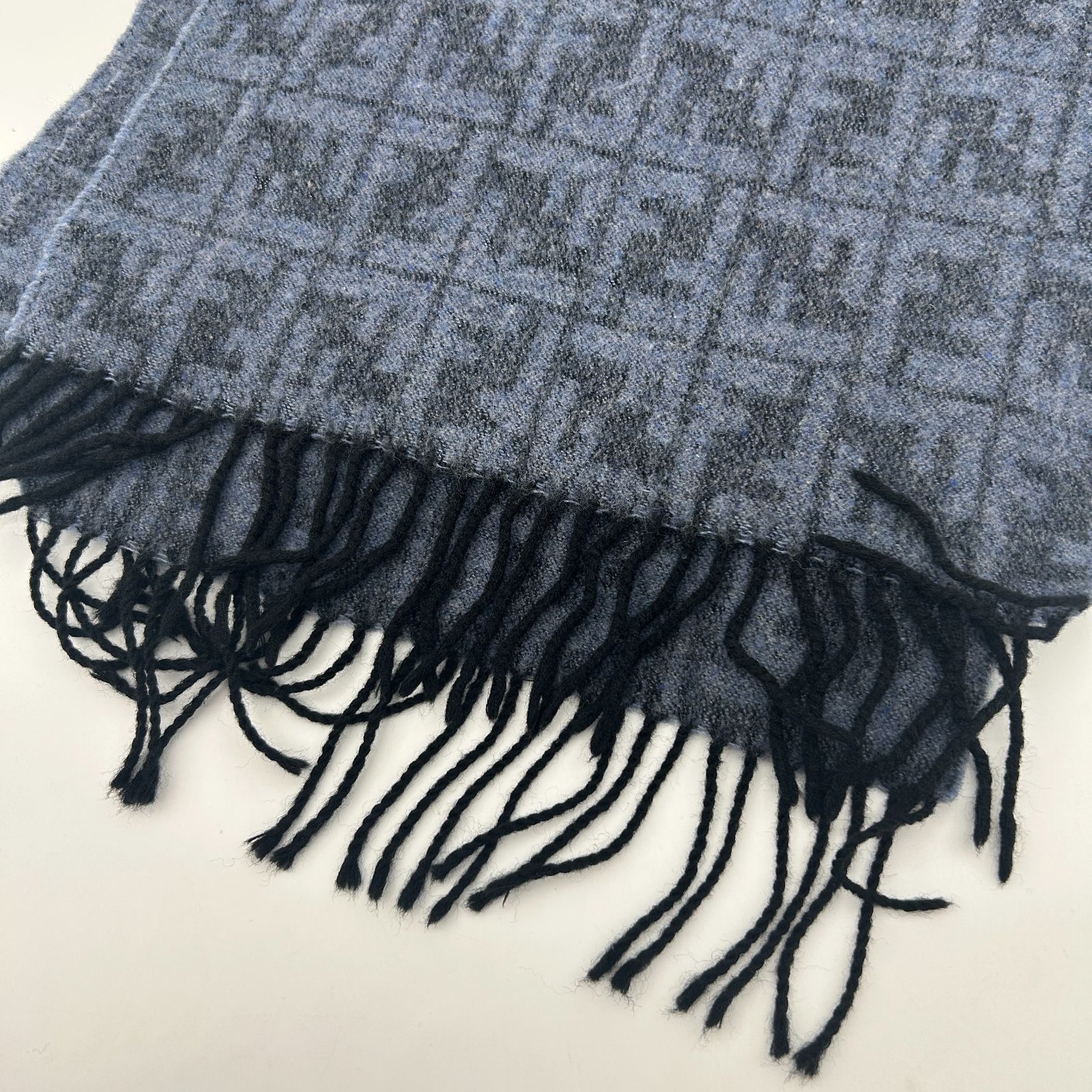 FENDI （フェンディ） マフラー ズッカ 柄 ブルー系 【中古】 - メルカリ