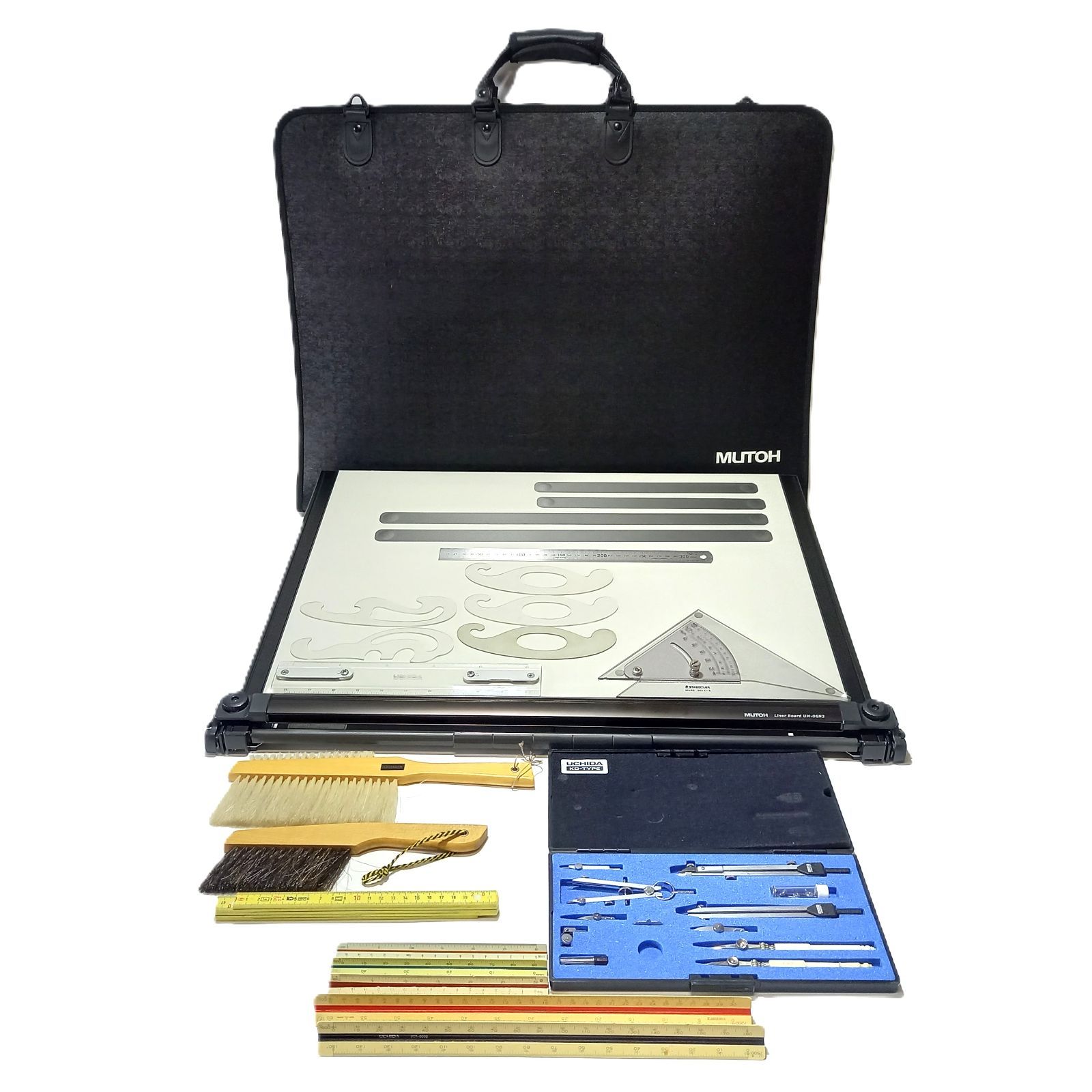 美品 MUTOH ムトー ライナーボードUM-06N3 平行定規 A2 製図版　STAEDTLER等のセット商品付き 文房具 鉛筆 コンパス シャープペン　 Amazon.co.jp: ムトー ライナーボードUM-06N3 A2平行定規: 文房具