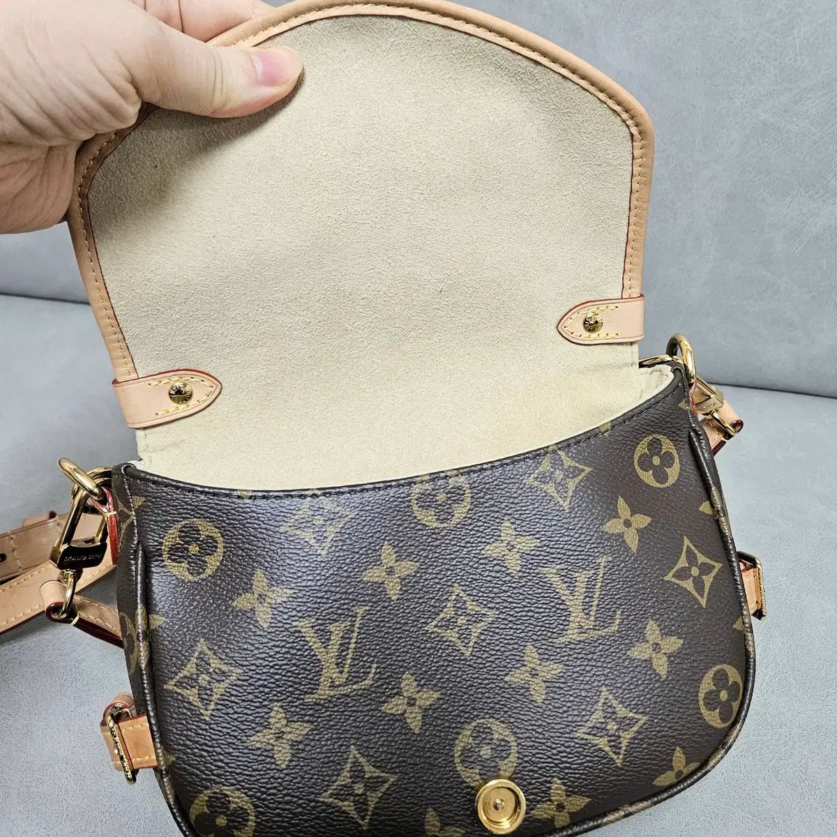 Buy from Japan Easily