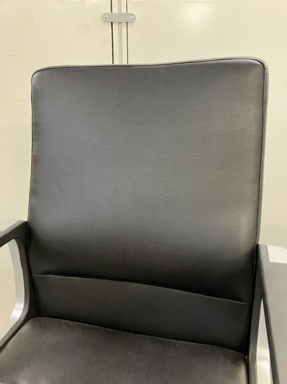 固定肘付チェア EU-590BK