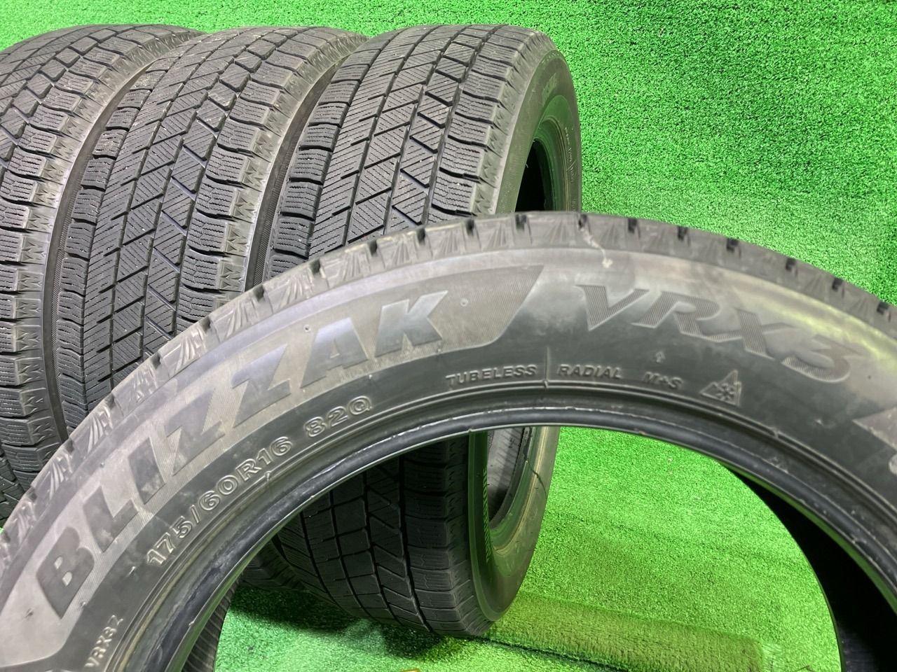 BRIDGESTONE スタッドレス ブリヂストン ブリザックVRX3 175/60R16 4本 