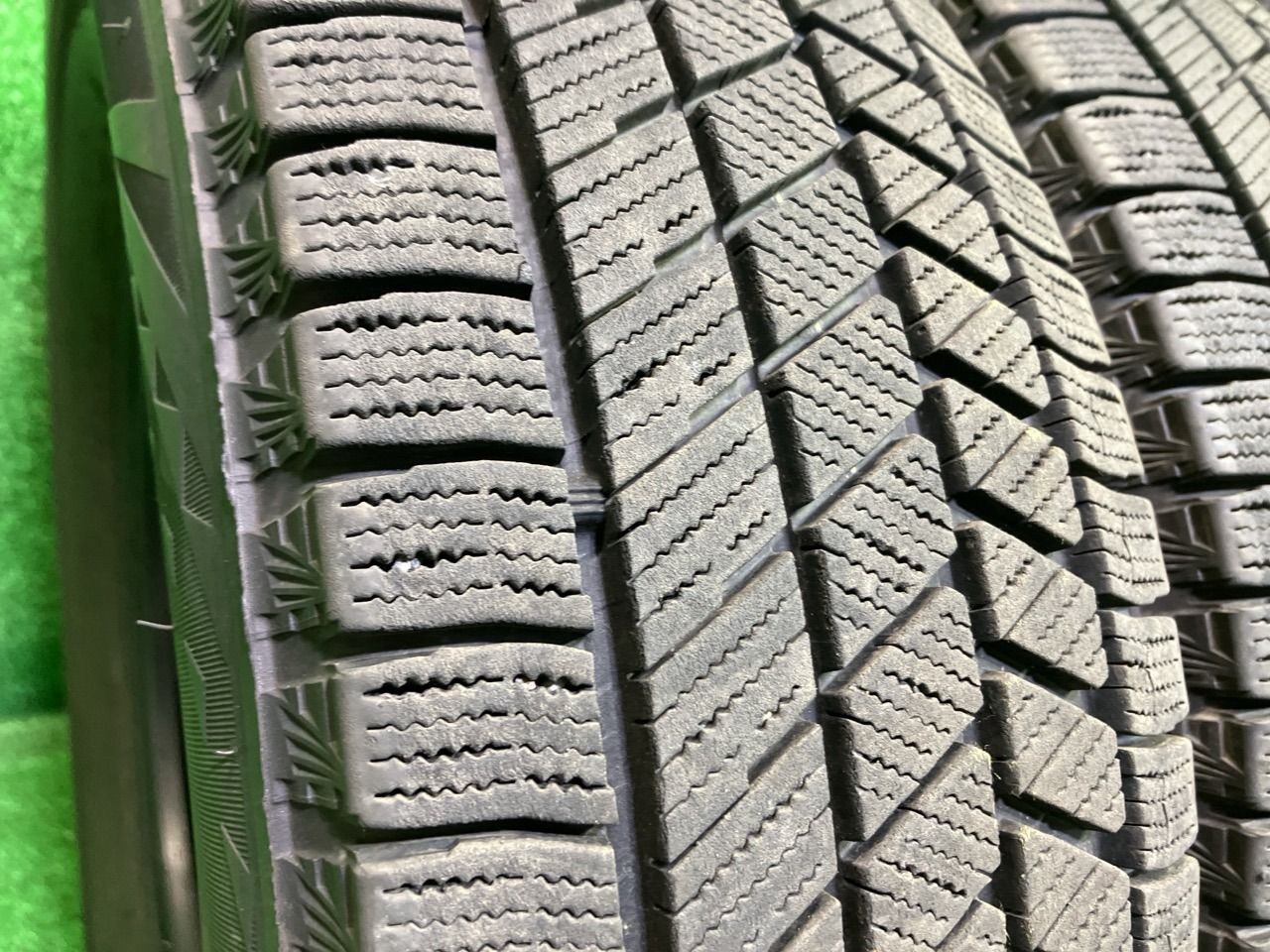 BRIDGESTONE スタッドレス ブリヂストン ブリザックVRX3 185/70R14 4本 