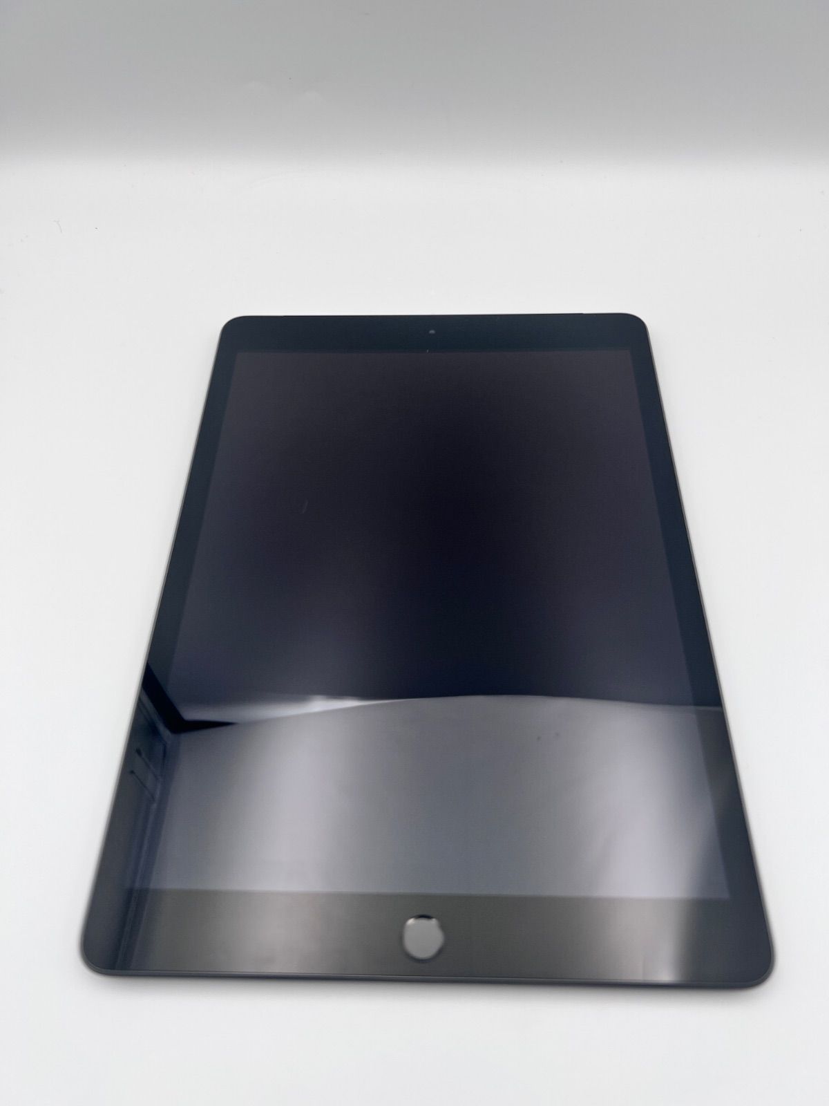 バッテリー94% iPad 第5世代 32GB WiFi + Cellular Apple Apple iPad