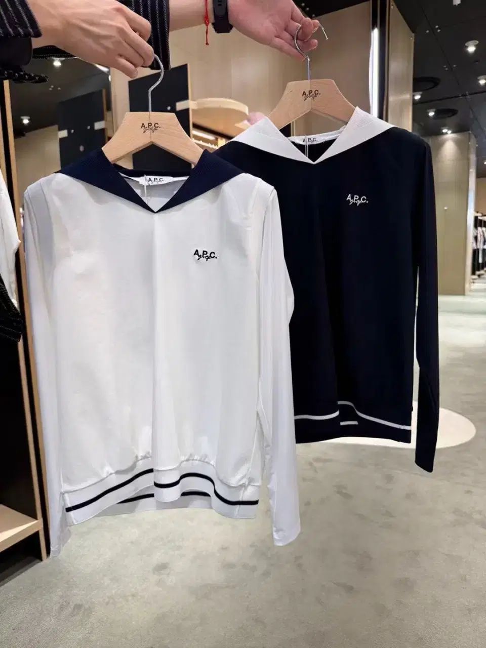 レディースゴルフウェア A.P.C. アー・ペー・セー ニット 長袖 レディースゴルフウェア A.P.C. アー・ペー・セー ニット 長袖