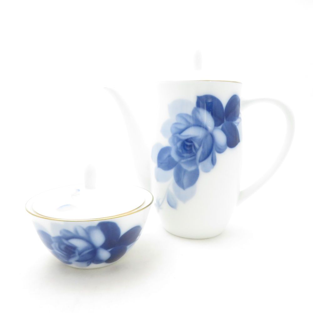 美品 OKURA 大倉陶園 ブルーローズ コーヒーポット シュガーポット 2点 セット 珈琲 砂糖 金彩 青薔薇 SU13716K1 美品 OKURA 大倉陶園 ブルーローズ コーヒーポット シュガーポット 2点