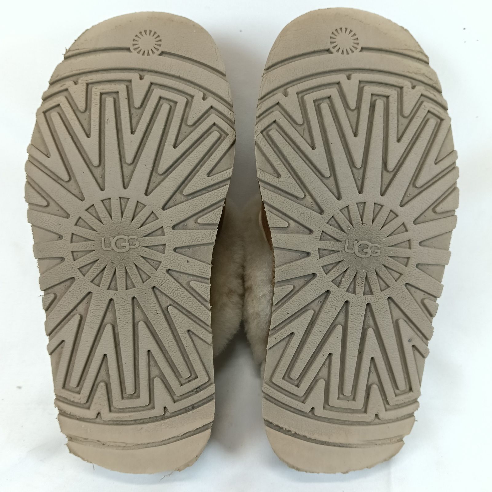 美品 UGG FUNKETTE（アグ）ファンケット 厚底 サンダル ムートン