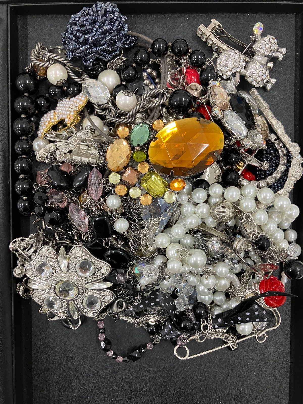遺品整理 ヴィンテージアクセサリーまとめ売り オルゴールケース付き 