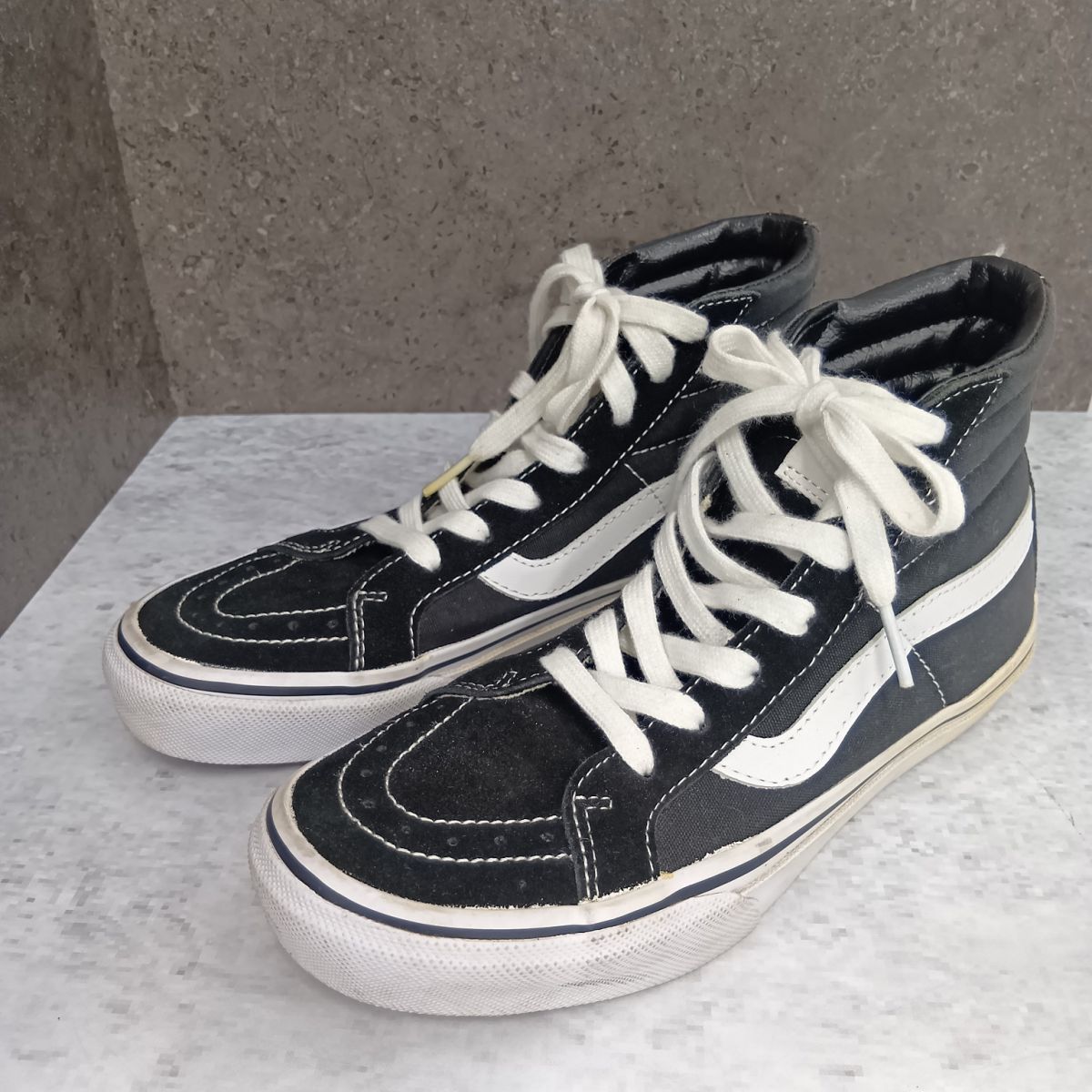 VANS ヴァンズ ハイカット スニーカー ブラック 23cm □□☆ - メルカリ
