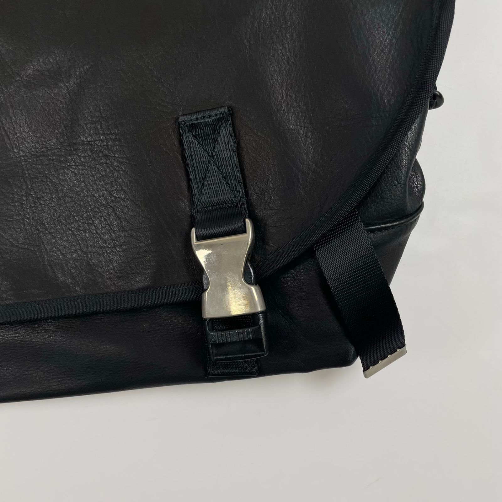 LORINZA ロリンザ / レザーメッセンジャーバッグ 参考定価：50,000程度