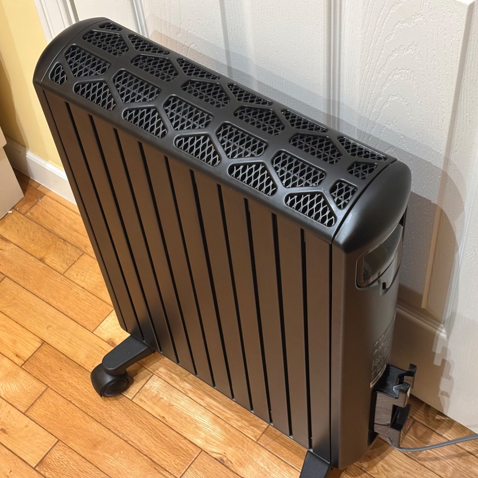 ゆっき　DeLonghi MDHU15-PB オイルヒーター 1500W DeLonghi MDHU15-PB オイルヒーター 1500W オイルヒーター MDHU15-PB