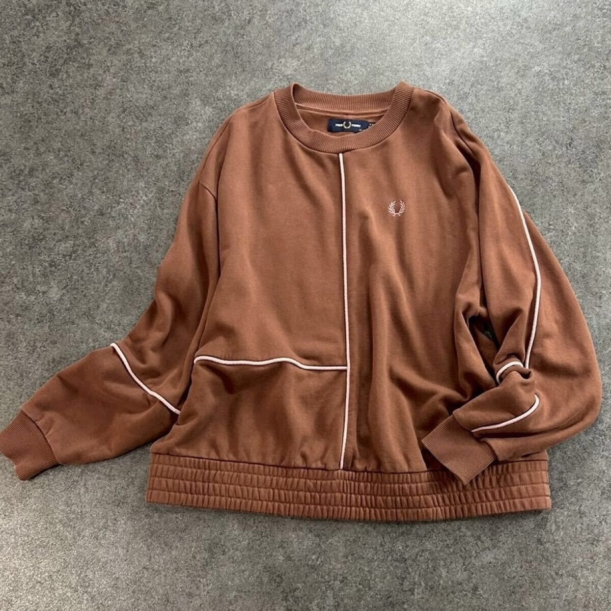 FRED PERRY フレッドペリー 切替 スウェット トレーナー デザイン 