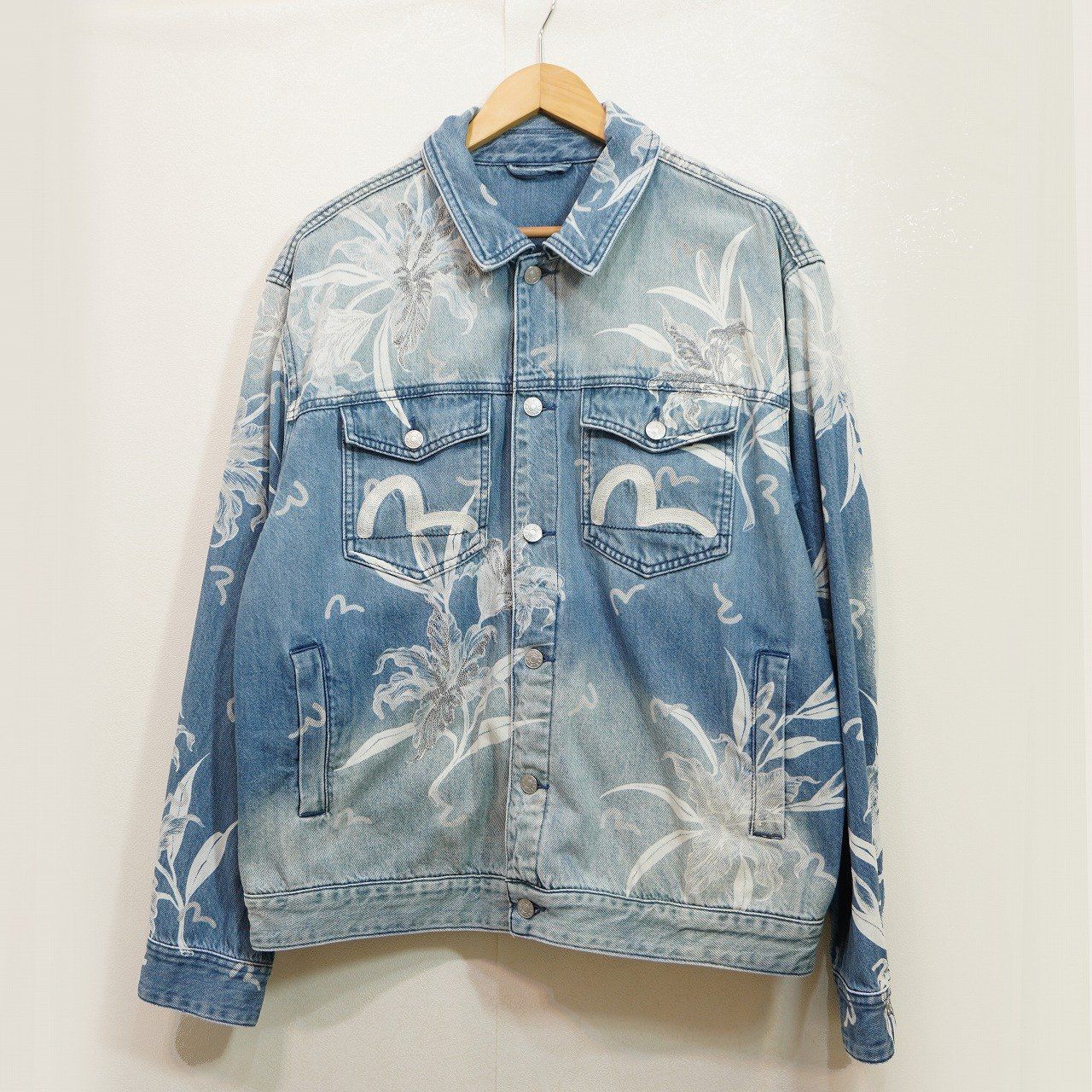 EVISU (XL) 花柄とカモメ刺繍 リラックスフィット デニムジャケット