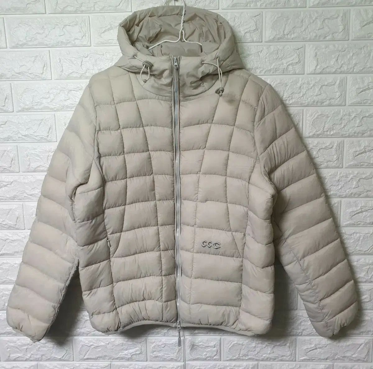 CHICKS 軽量ダウン 出品 - メルカリ