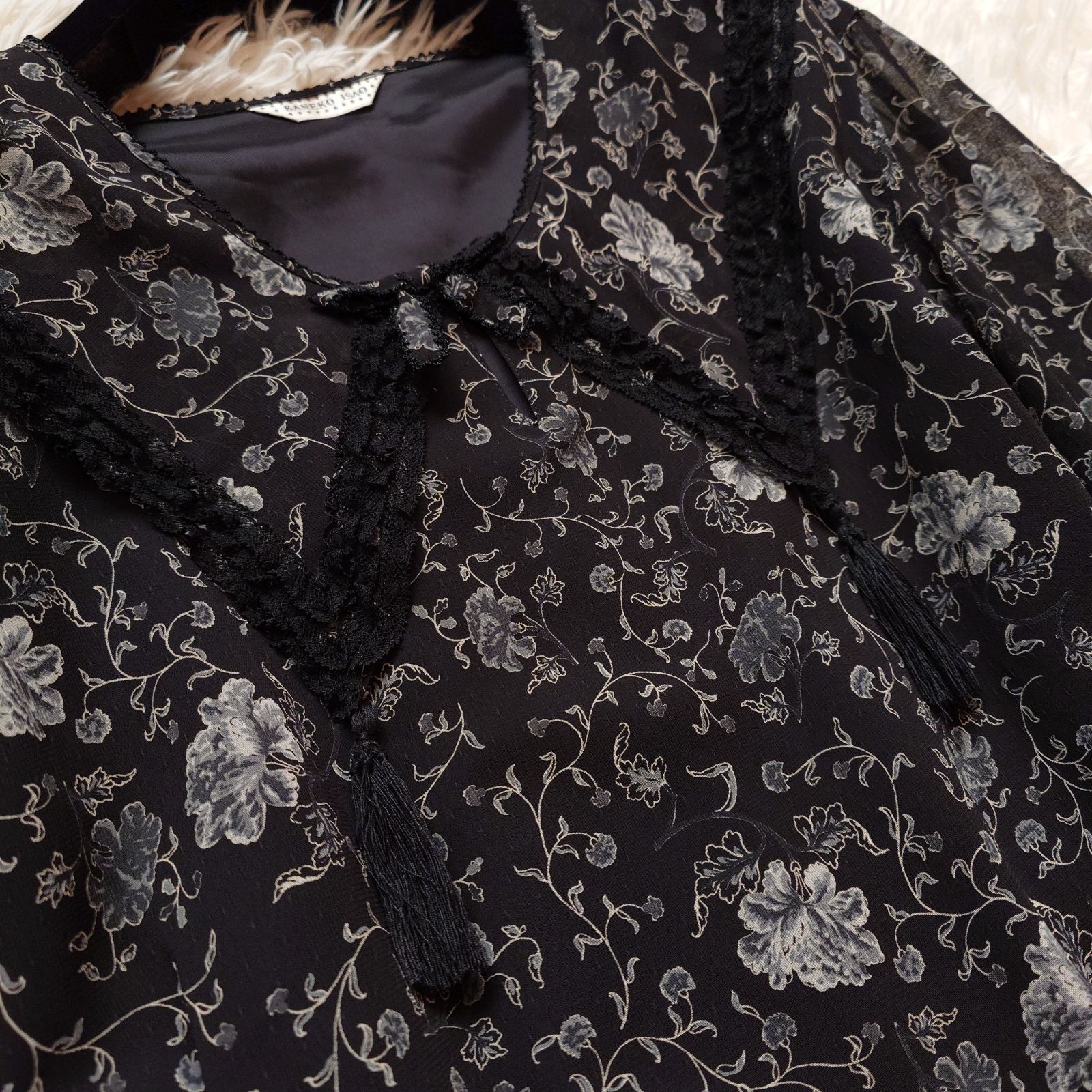 美品 カネコイサオ KANEKO ISAO たくし上げ 花柄 ピコレース 美品 カネコイサオ KANEKO ISAO たくし上げ 花柄 ピコレース