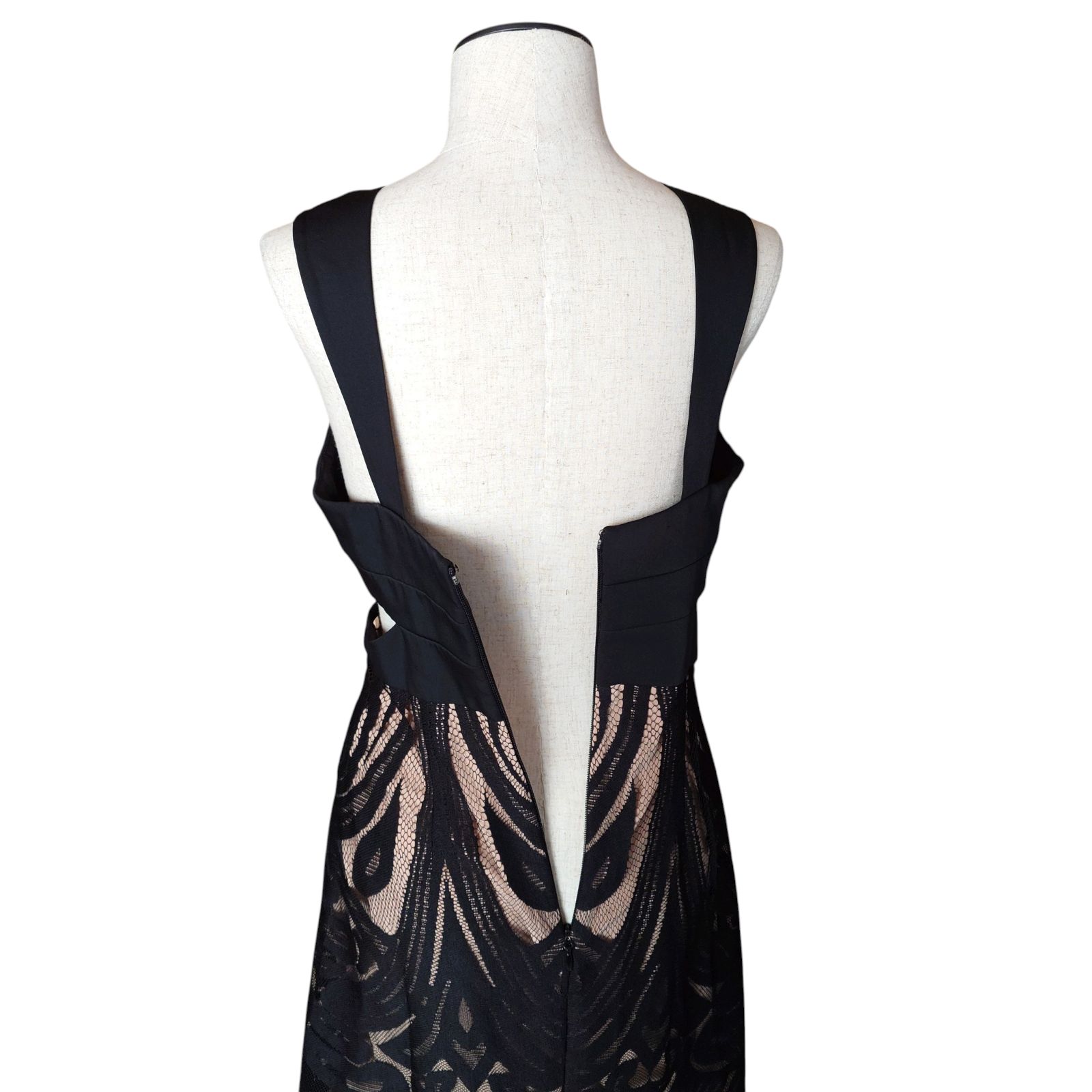 BCBGMAXAZRIA カットアウトデザイン グラフィックレース ロングドレス 
