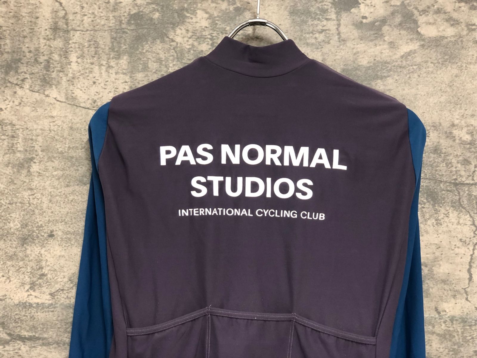 PAS NORMAL STUDIOS サイクルジャージ Sサイズ サイズ比較レビュー