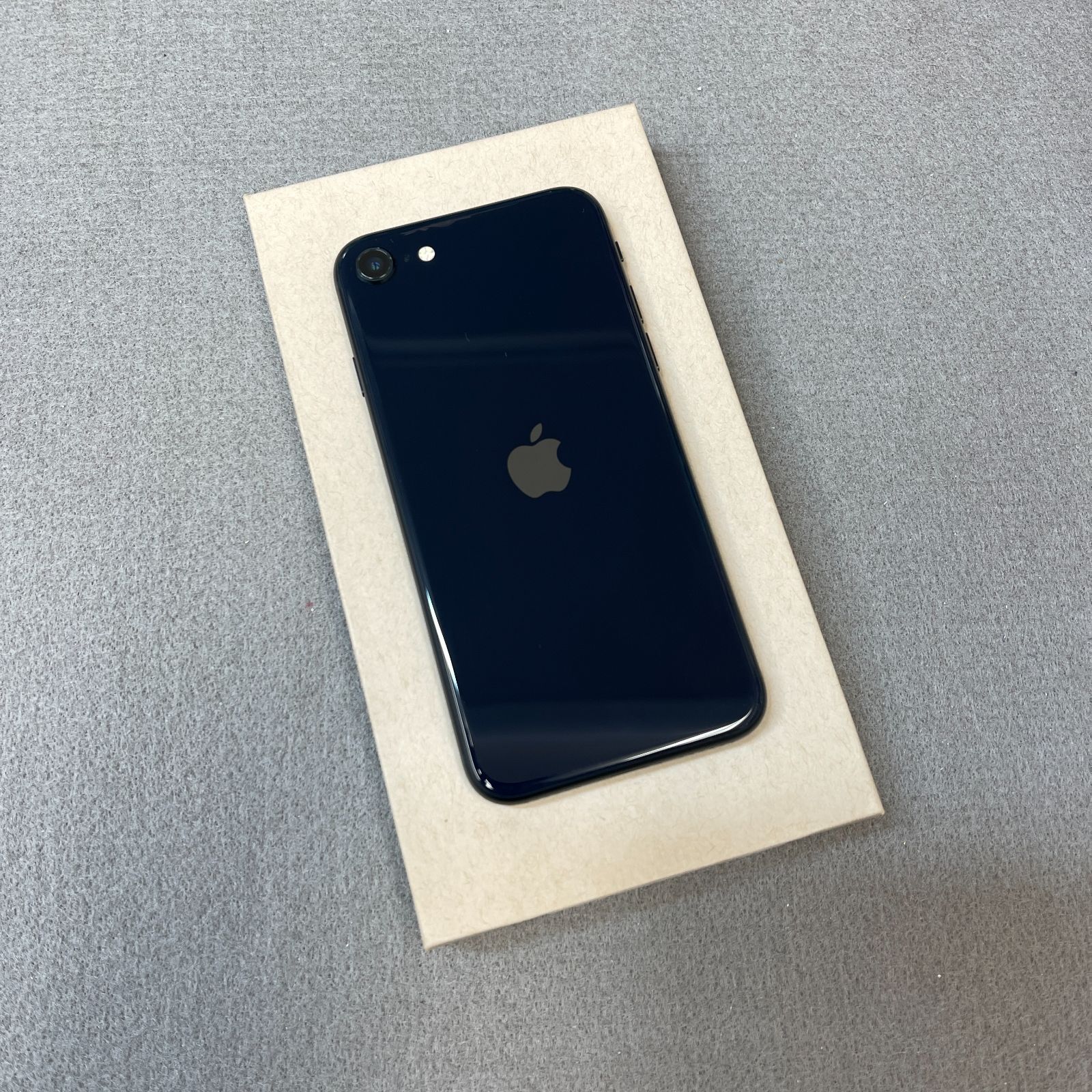 iPhone SE(第3世代) 64GB ミッドナイト SIMフリー - メルカリ