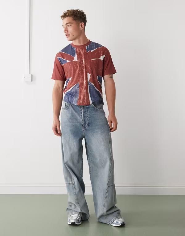 リクレイム ヴィンテージ メンズ トップス Tシャツ クロップド グラフィック Reclaimed Vintage slim cropped boxy tee with Union Jack graphic Red レッド