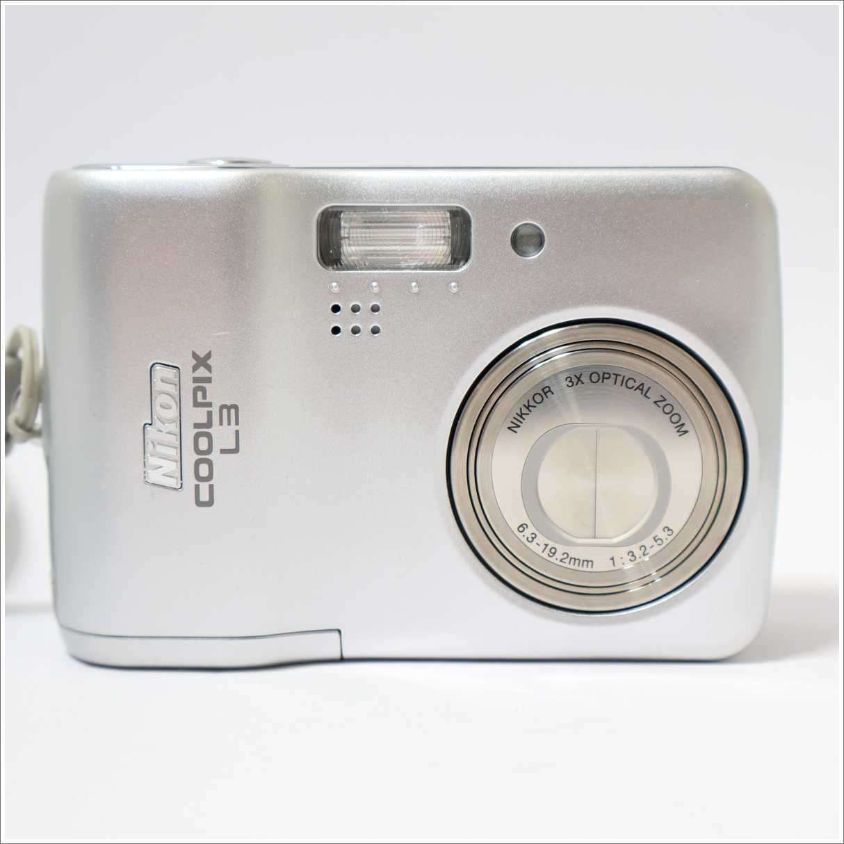 Nikon COOLPIX L3 シルバー色 動作確認済 デジタルカメラ コンパクト