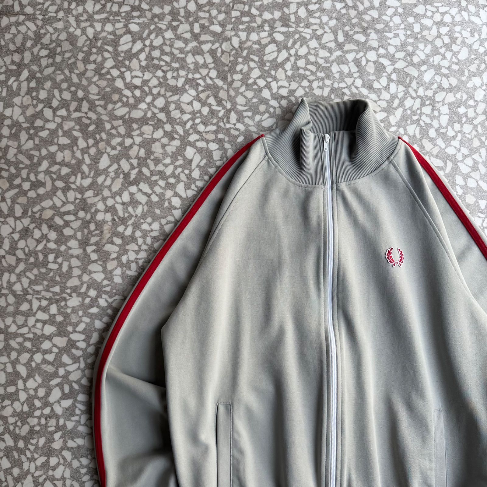 【希少】FRED PERRY トラックジャケット ジャージ マルチカラー 刺繍 希少カラー】FRED PERRYトラックジャケット刺繍ロゴジャージユニ
