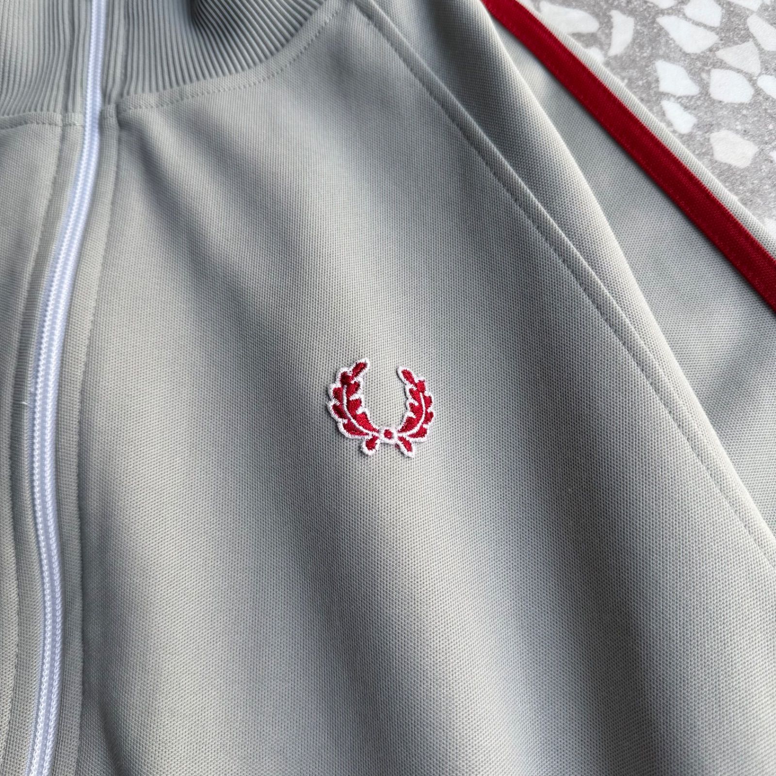 【希少】FRED PERRY トラックジャケット ジャージ マルチカラー 刺繍 希少カラー】FRED PERRYトラックジャケット刺繍ロゴジャージユニ