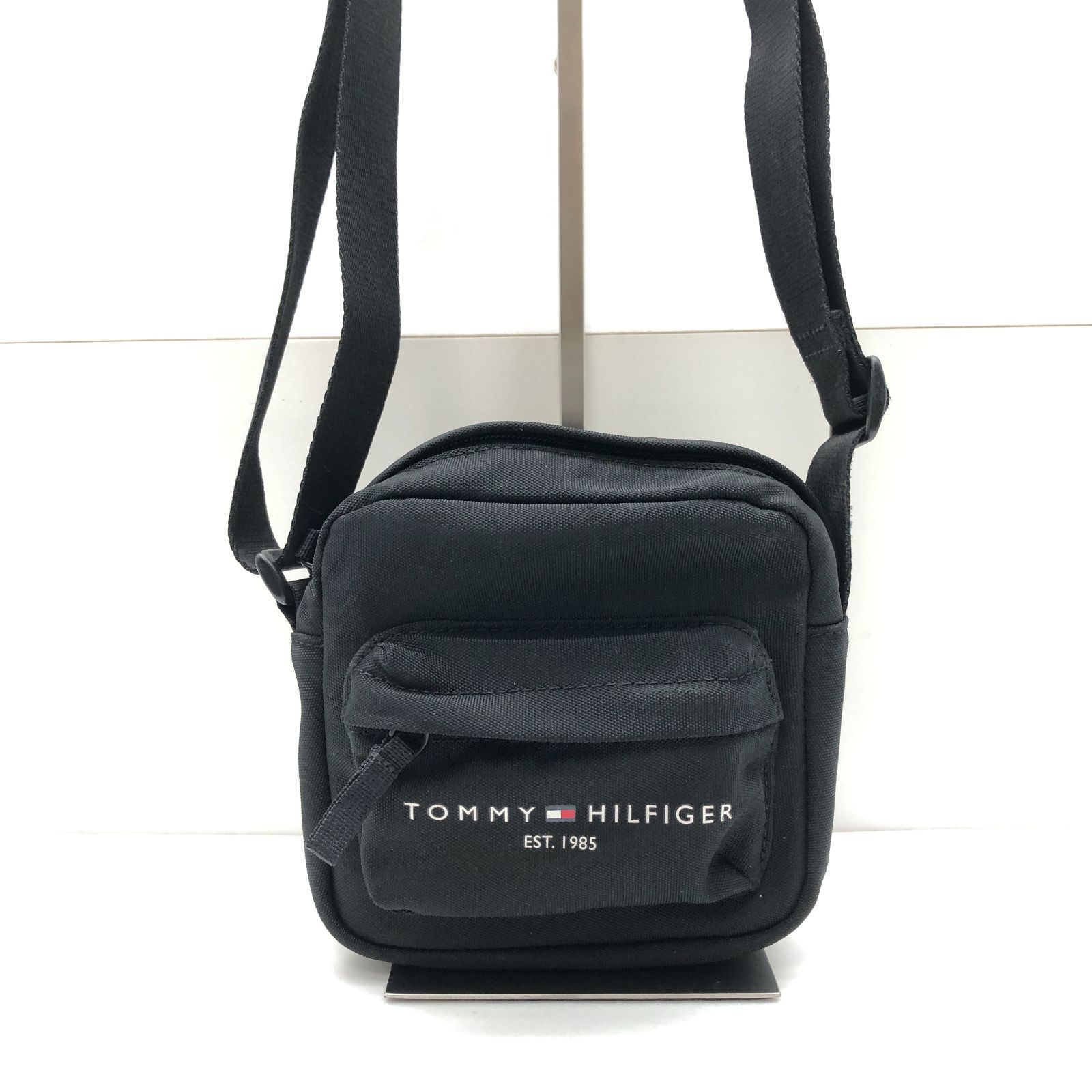 TOMMY HILFIGER ポシェット ショルダーバッグ ブラック 黒 トミー 
