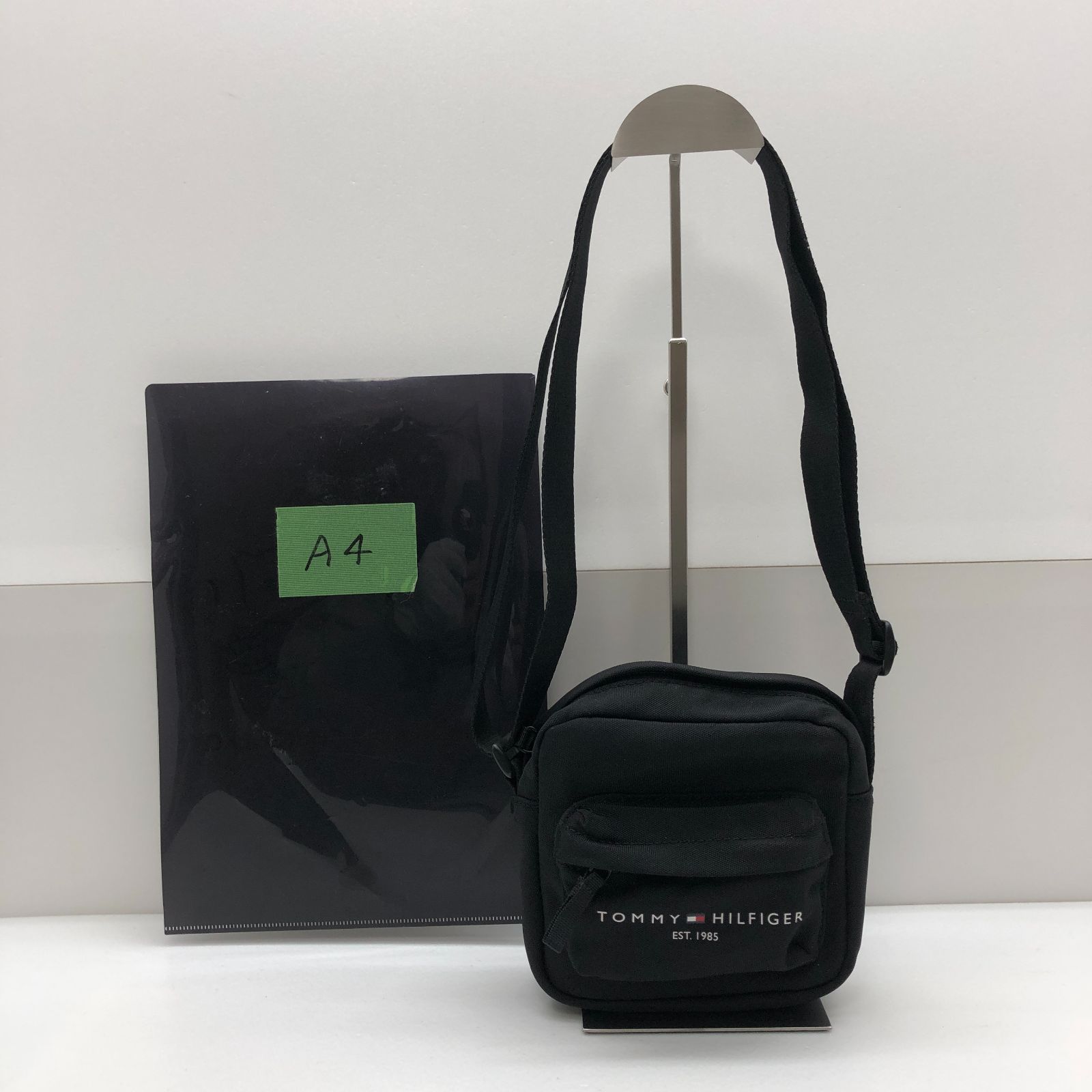 TOMMY HILFIGER ポシェット ショルダーバッグ ブラック 黒 トミー 