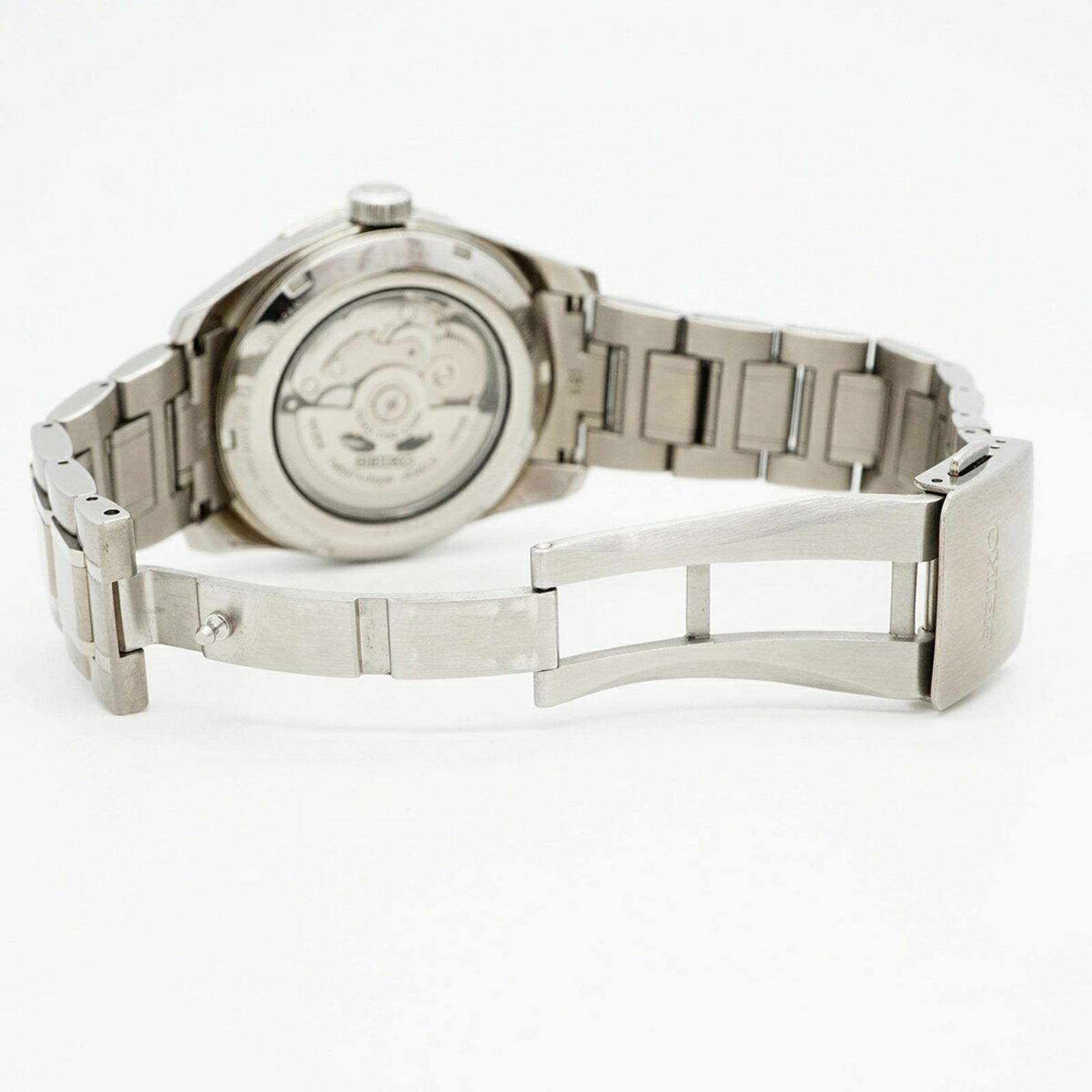 ネイビー文字盤腕時計