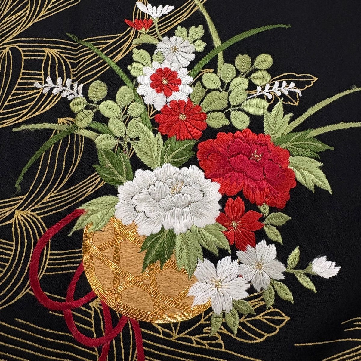 美品】 振袖 身丈164cm 裄丈69.5cm L 袷 花籠 乱菊 刺繍 金糸 黒 正絹 