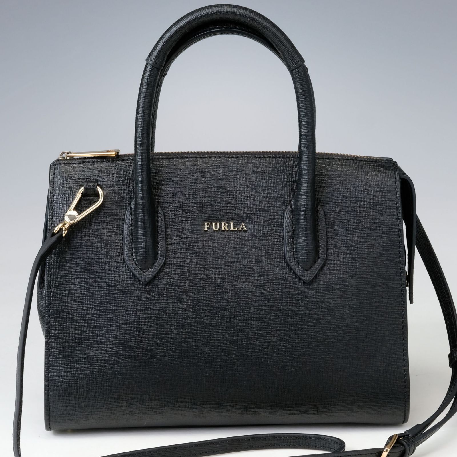 【A582】ハンドバッグ FURLA ブラック A582】ハンドバッグ FURLA ブラック