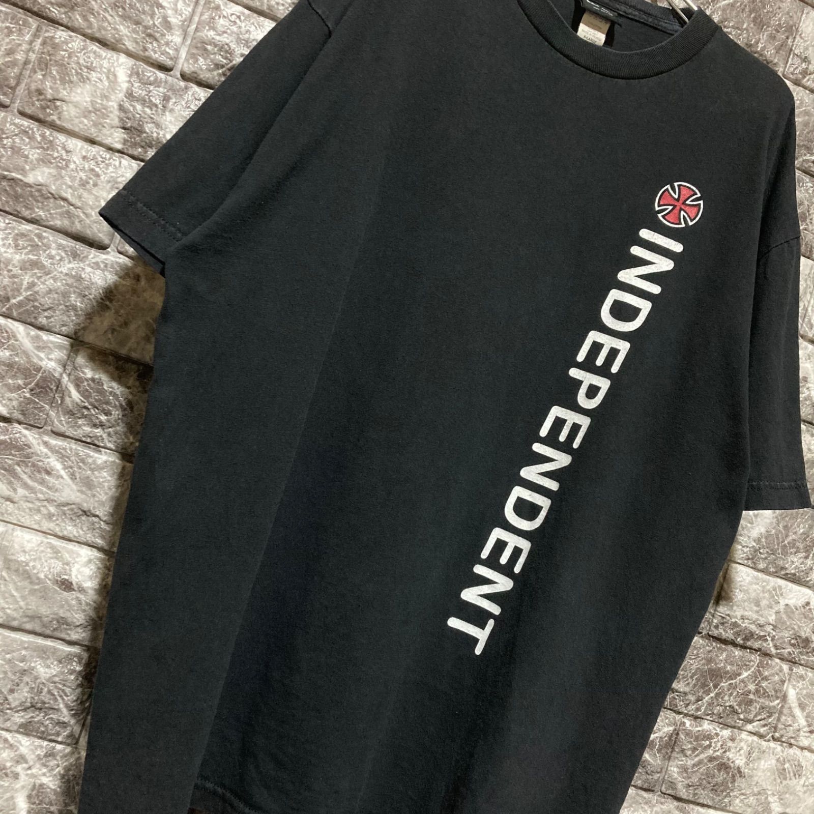 INDEPENDENT Tシャツ XL インディペンデント BLACK 黒 縦ロゴ アイアン 